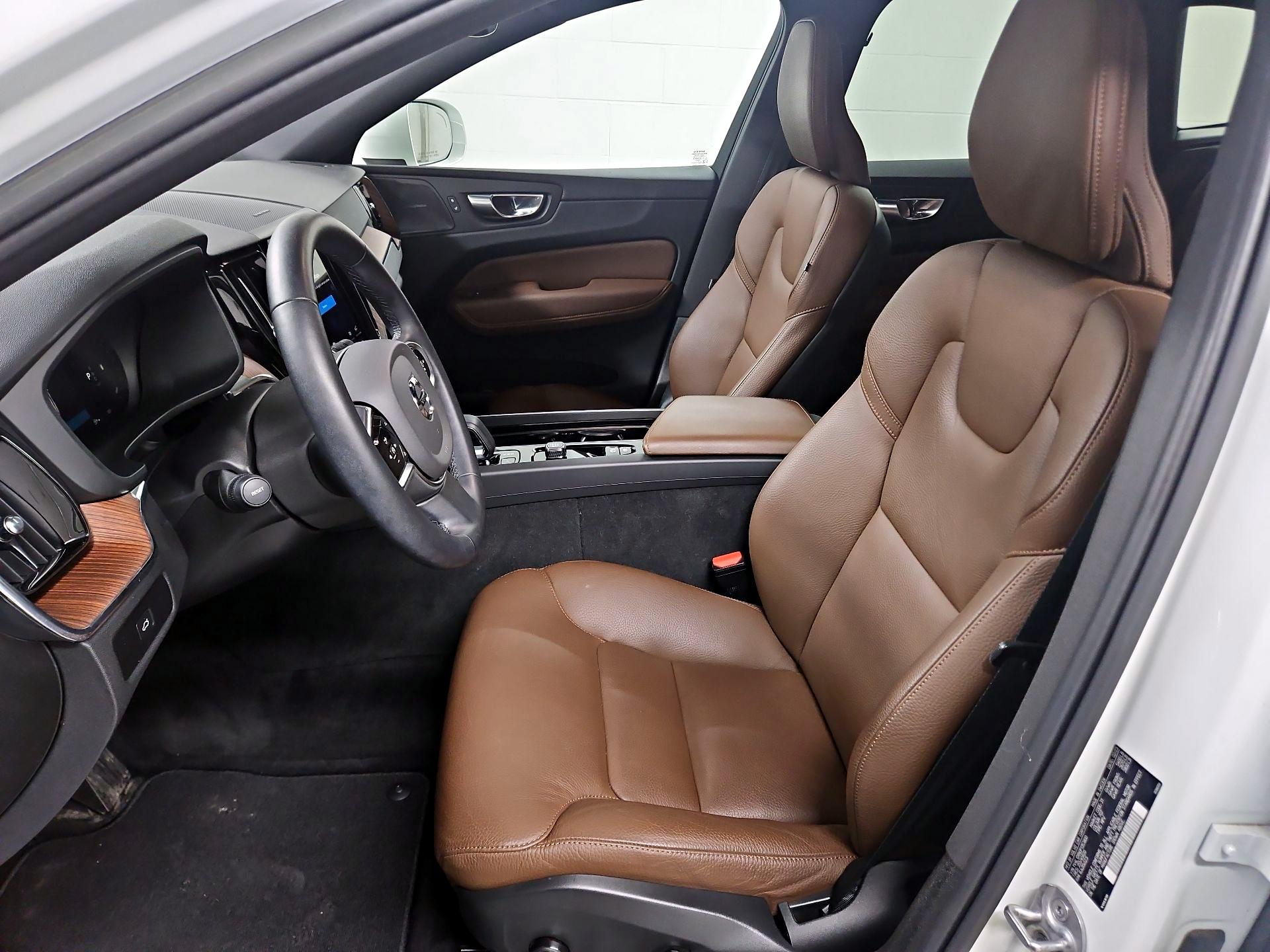 Thumbnail: 2023 Volvo XC60 - 11