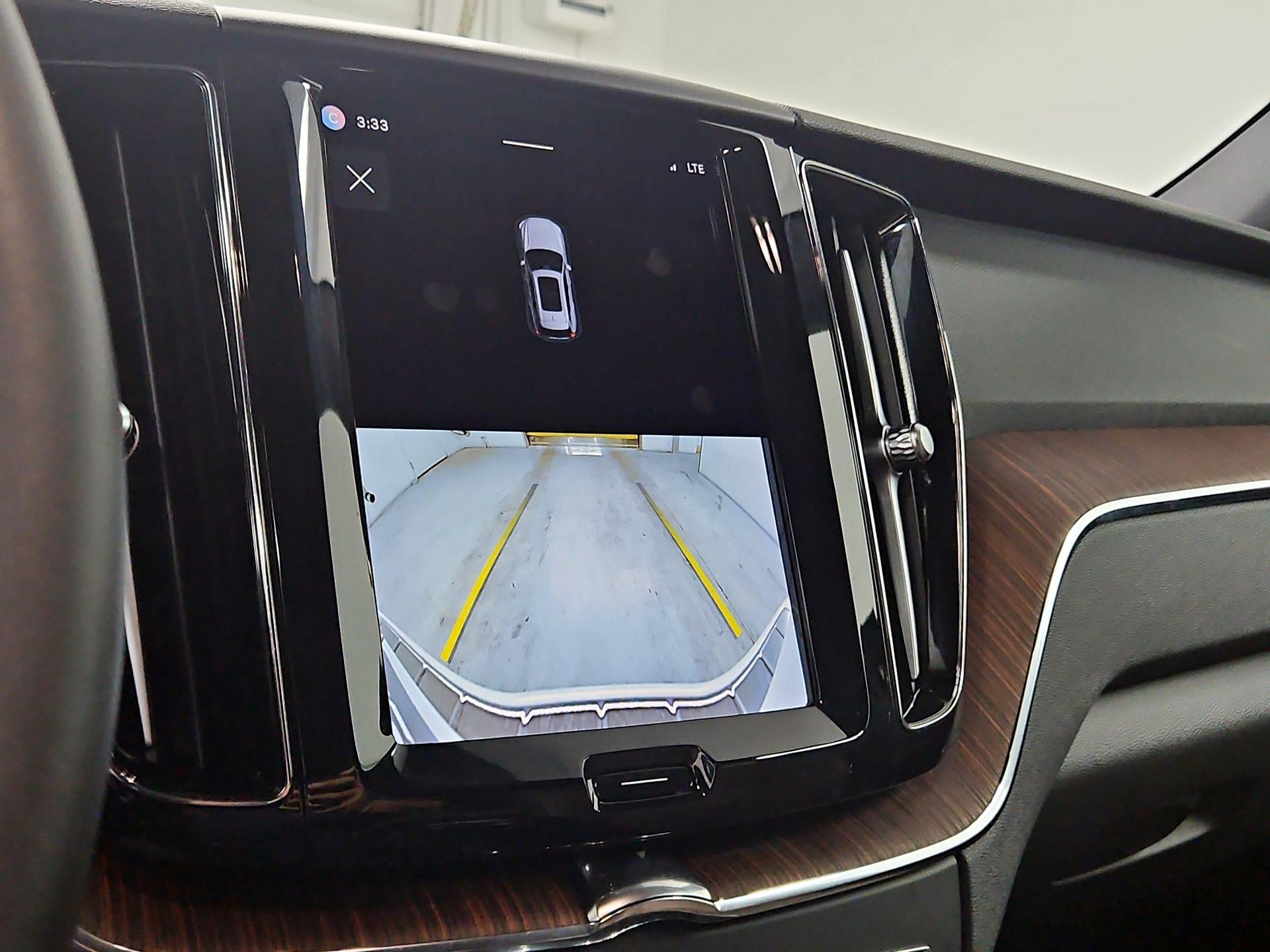 Thumbnail: 2023 Volvo XC60 - 14