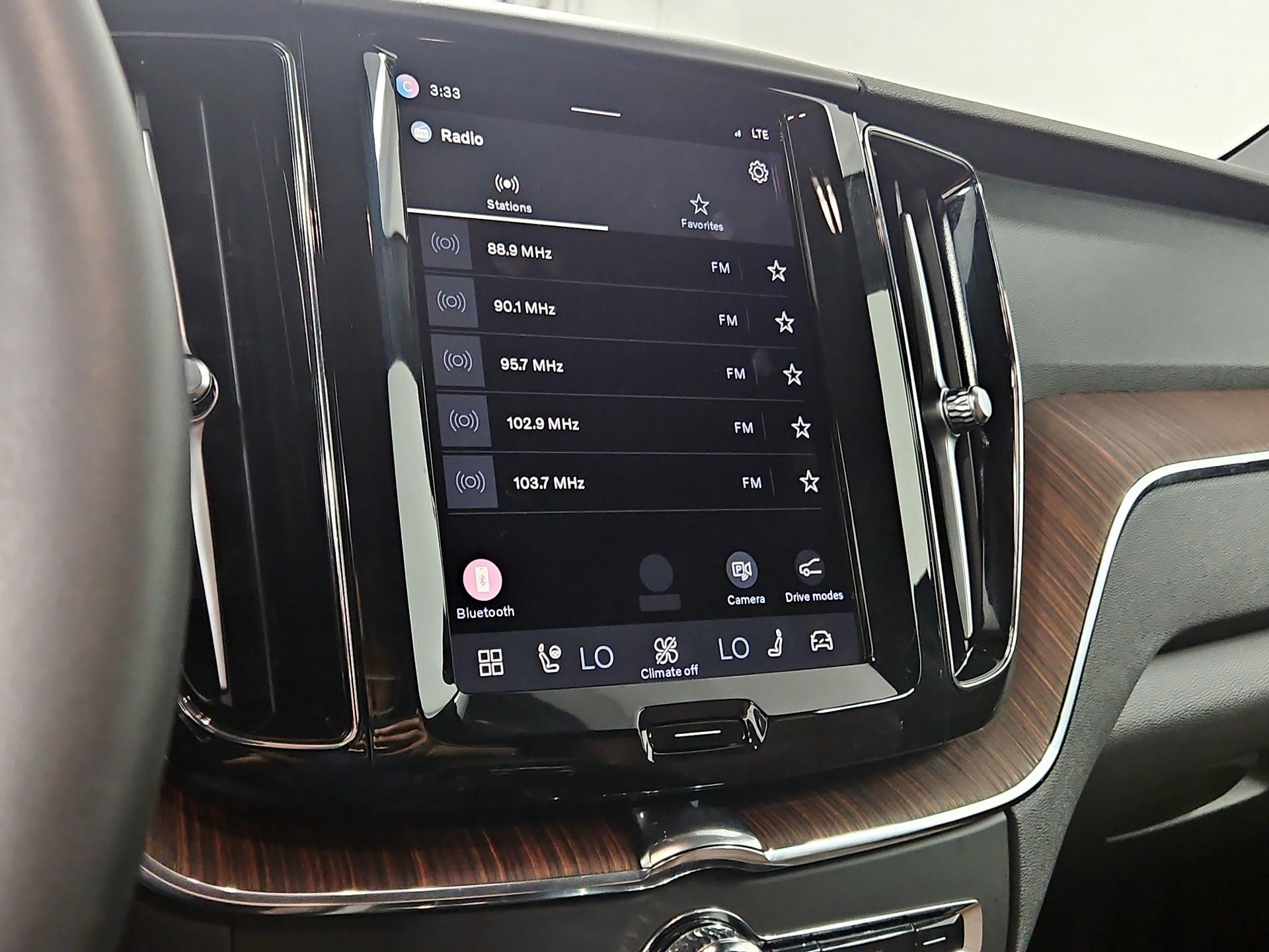 Thumbnail: 2023 Volvo XC60 - 15