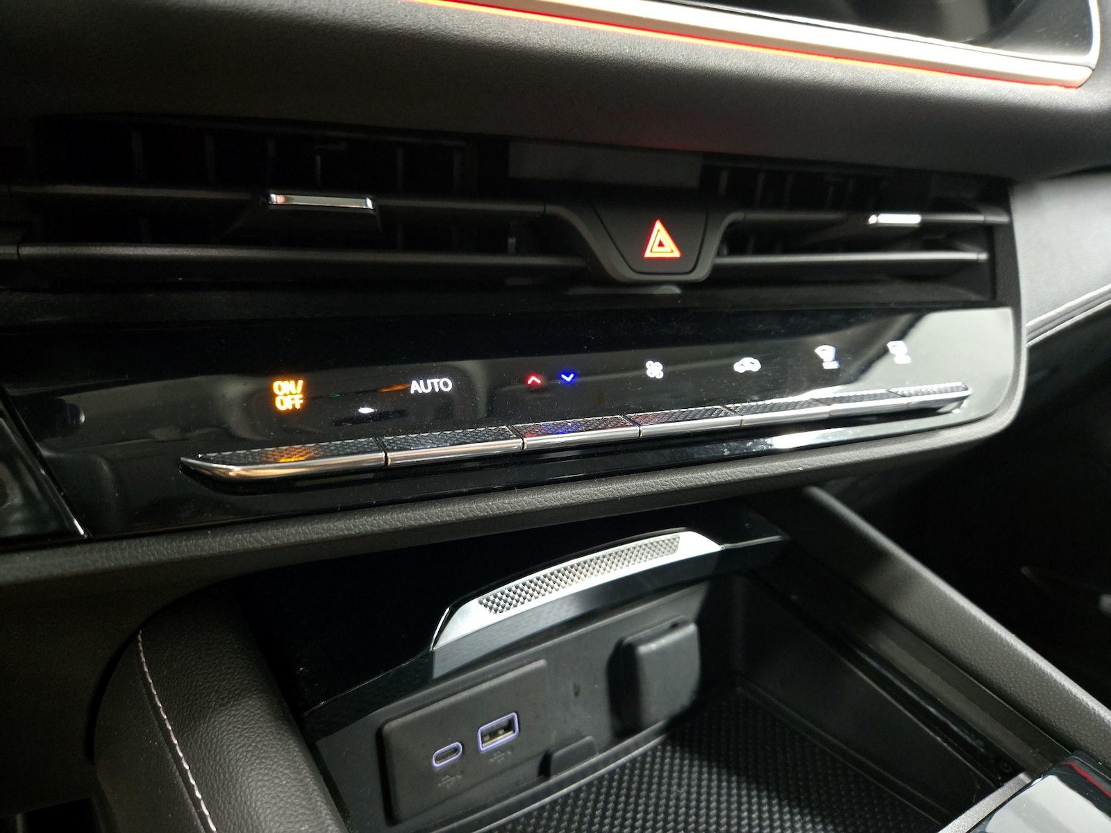 2024 Buick Envision Sport Touring - Photo 18