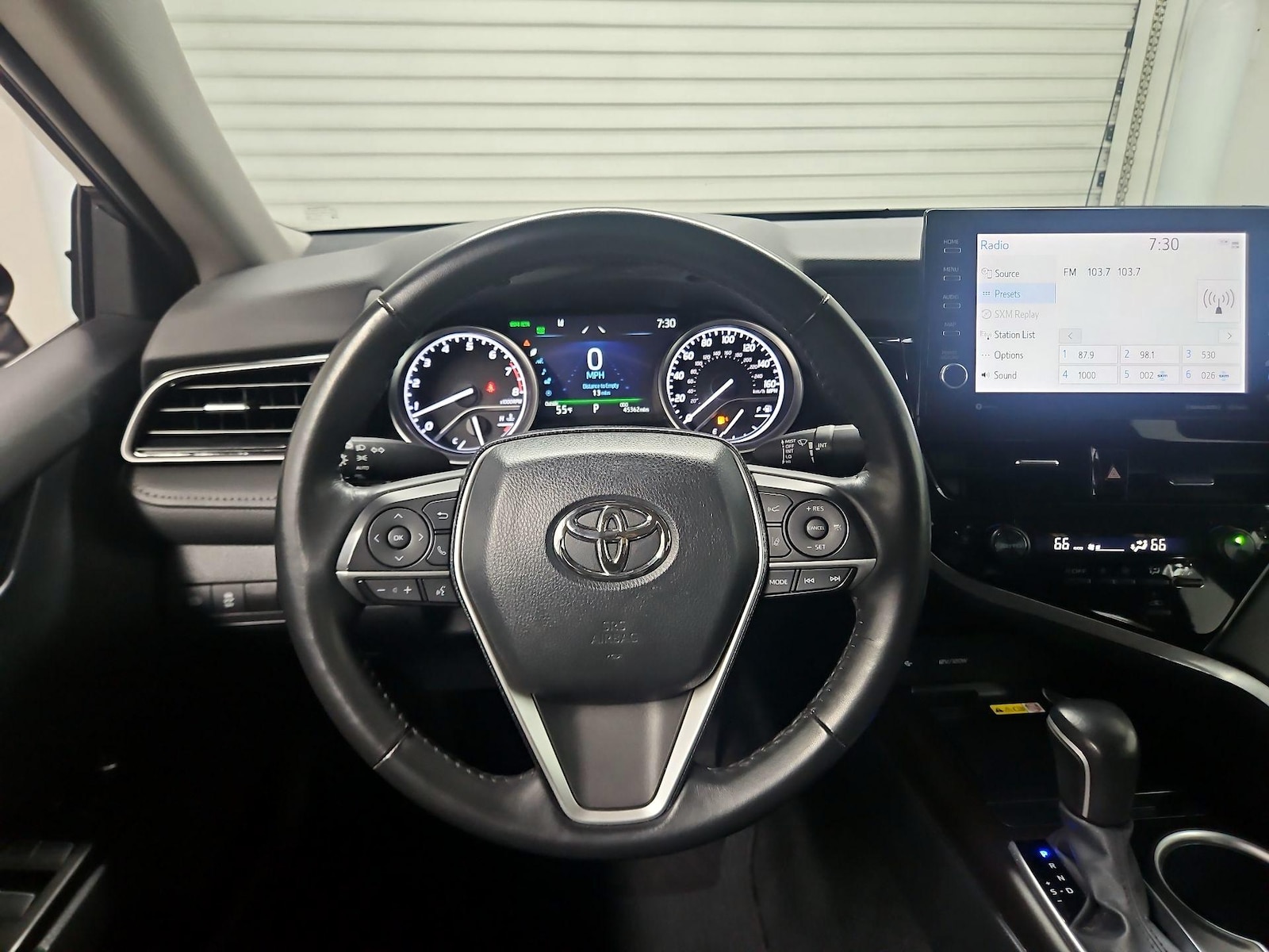 2024 Toyota Camry XLE - Photo 11