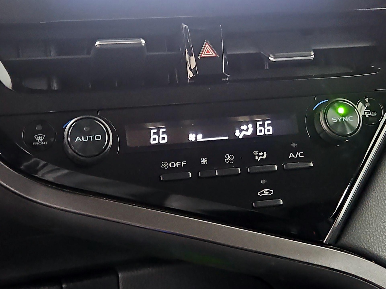 2024 Toyota Camry XLE - Photo 17