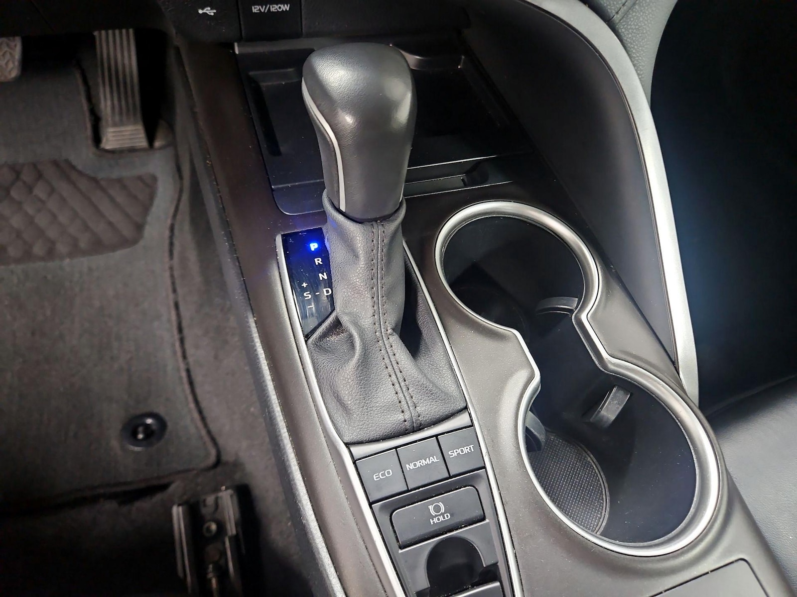 2024 Toyota Camry XLE - Photo 18