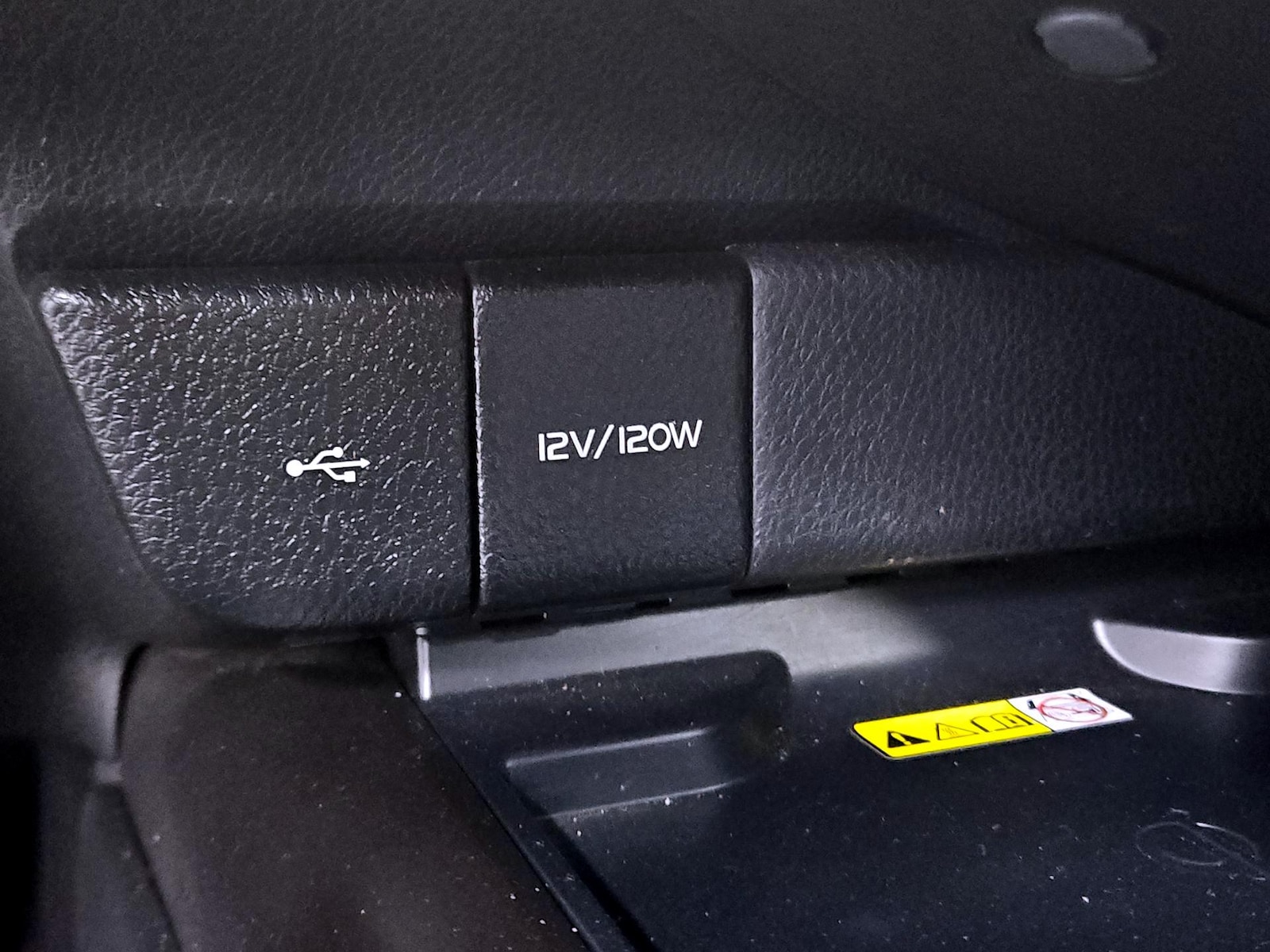 2024 Toyota Camry XLE - Photo 19