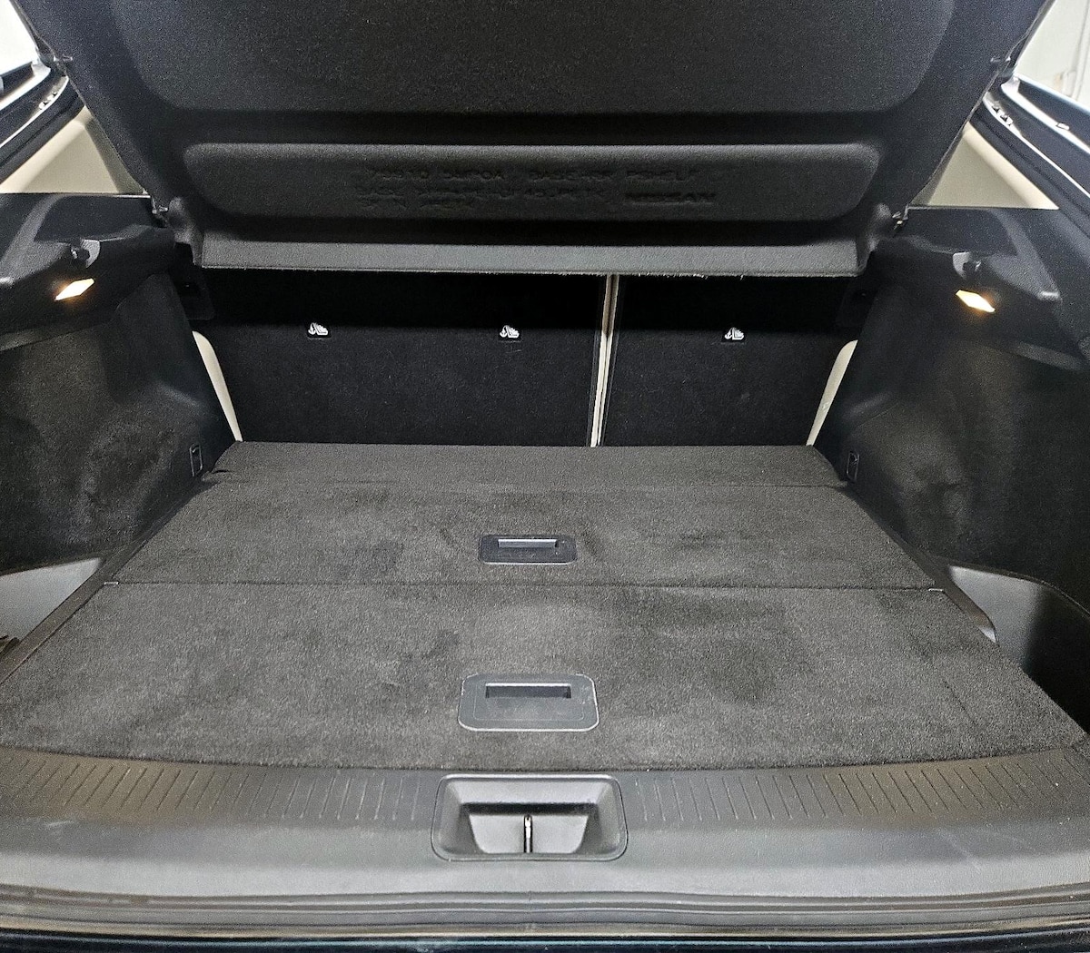 Trunk/Cargo (Seats Up)