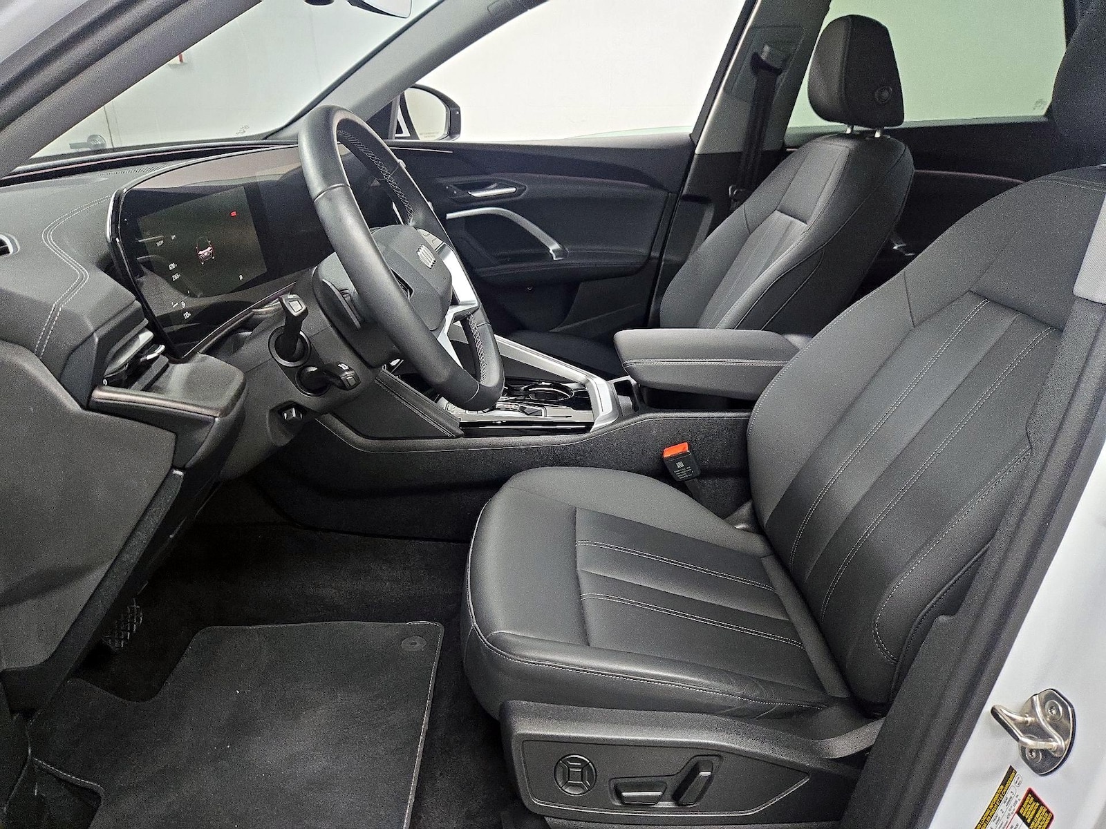 2025 Audi Q5 Premium - Photo 12