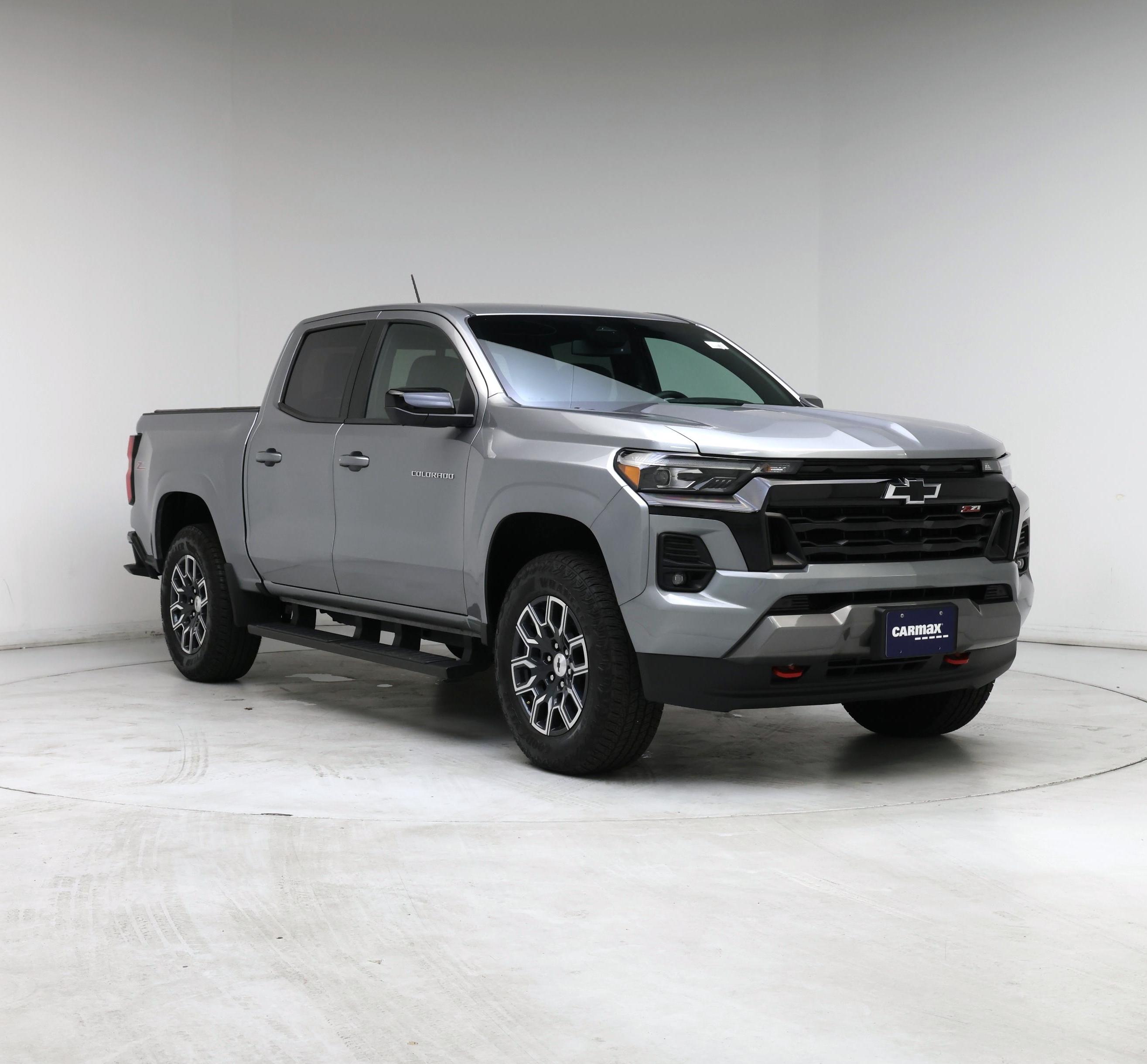 Gray 2024 Chevrolet Colorado Pickup Truck Four-Wheel Drive Automatic