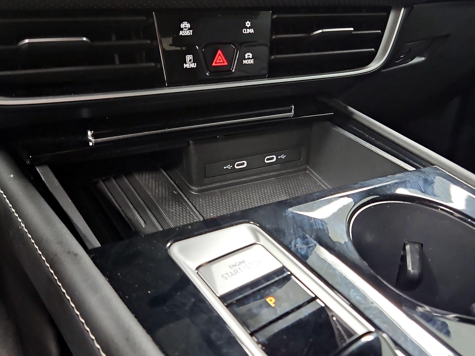 2025 Volkswagen Atlas Cross Sport SE w/Tech - Photo 19