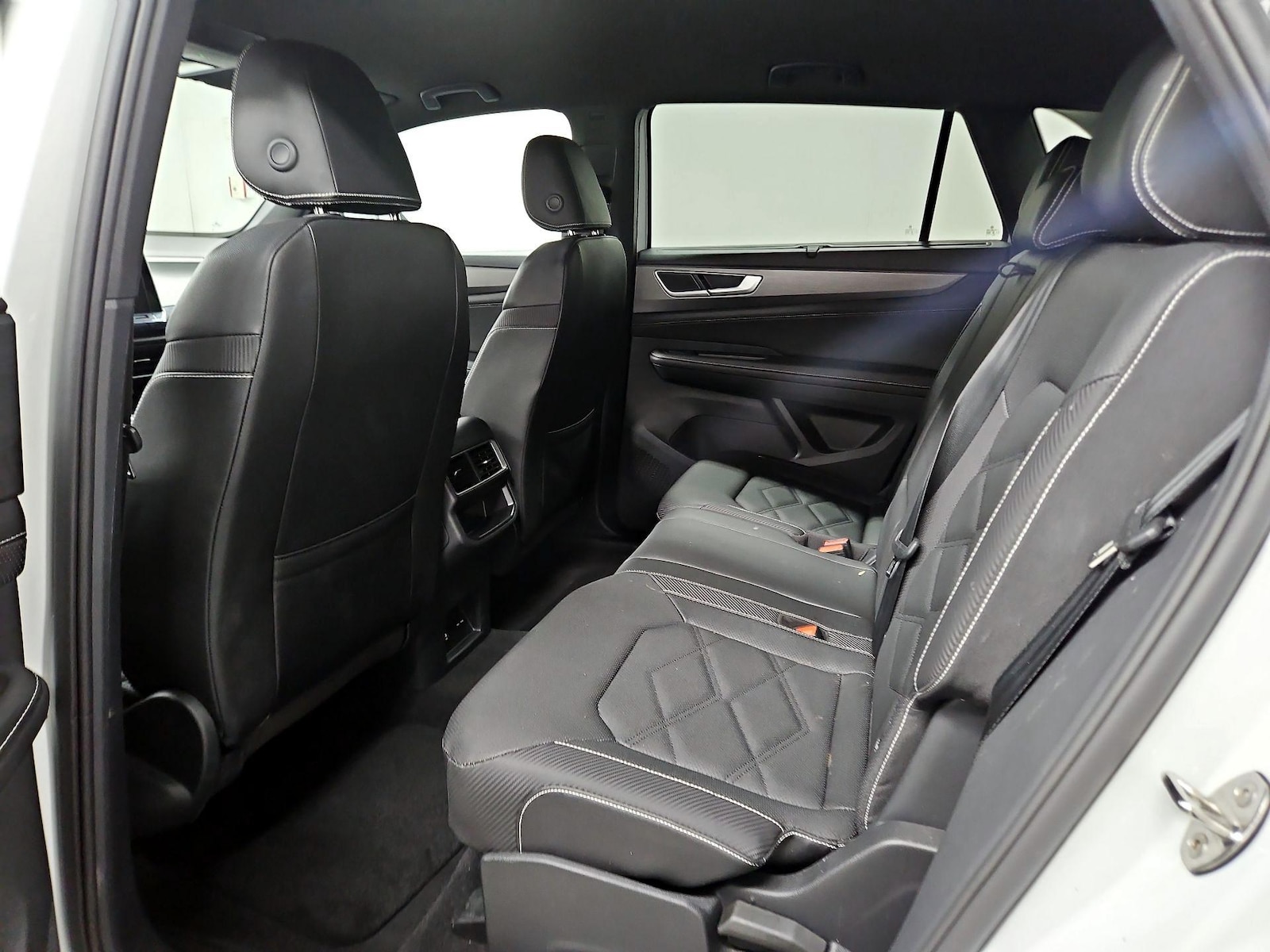 2025 Volkswagen Atlas Cross Sport SE w/Tech - Photo 20