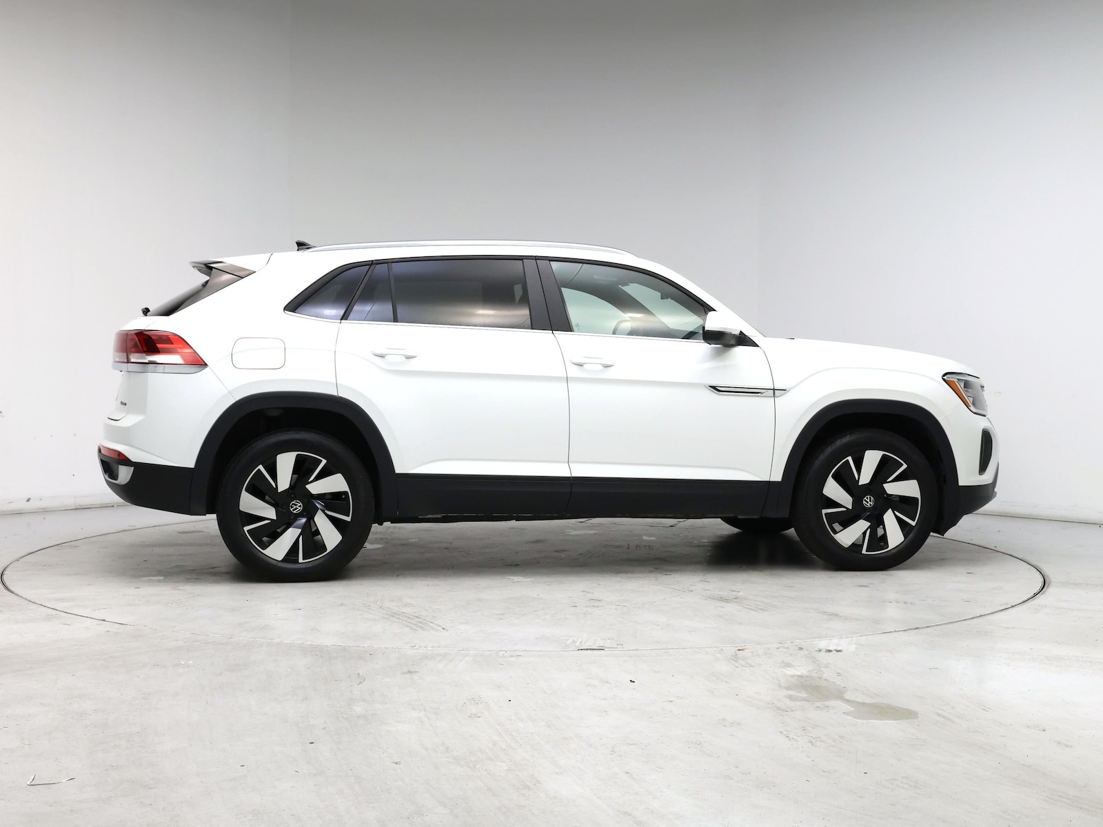 2025 Volkswagen Atlas Cross Sport SE w/Tech - Photo 8