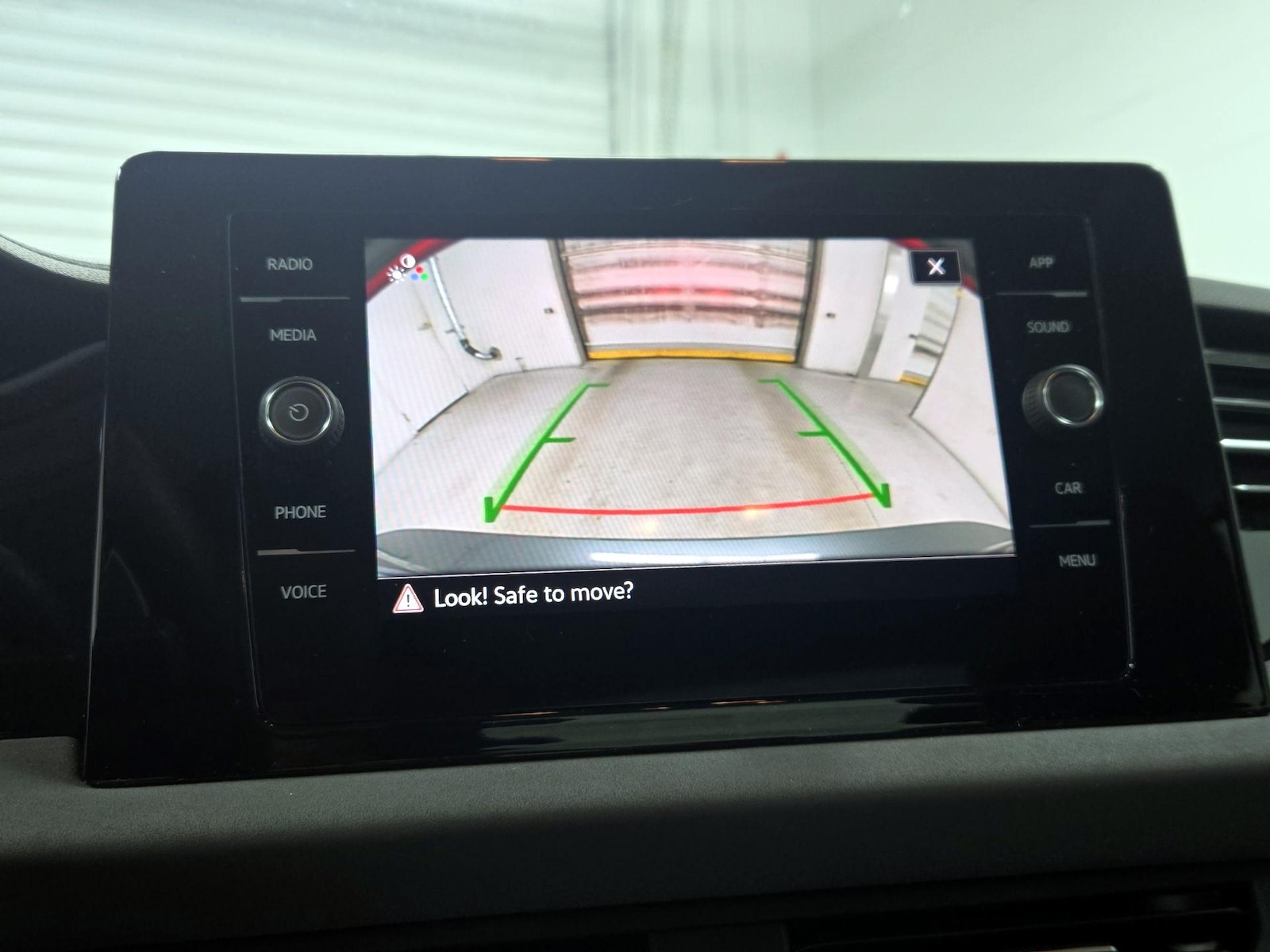 2025 Volkswagen Jetta SE - Photo 15