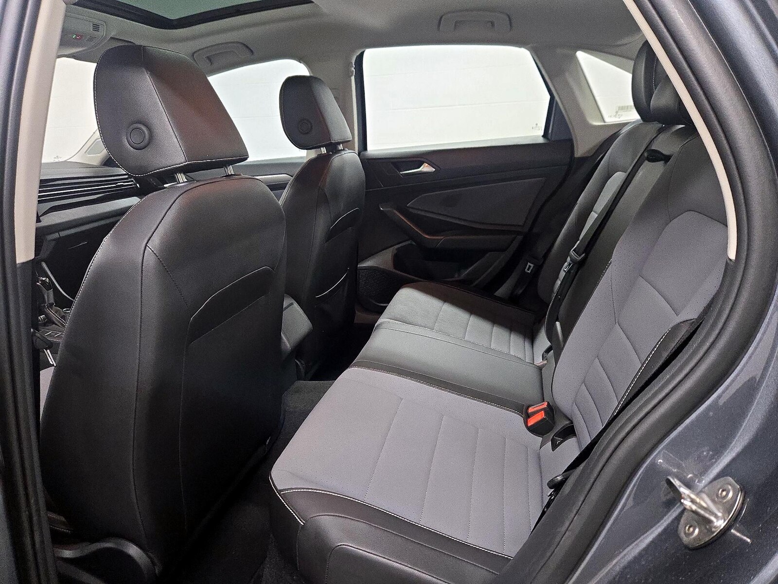 2025 Volkswagen Jetta SE - Photo 21