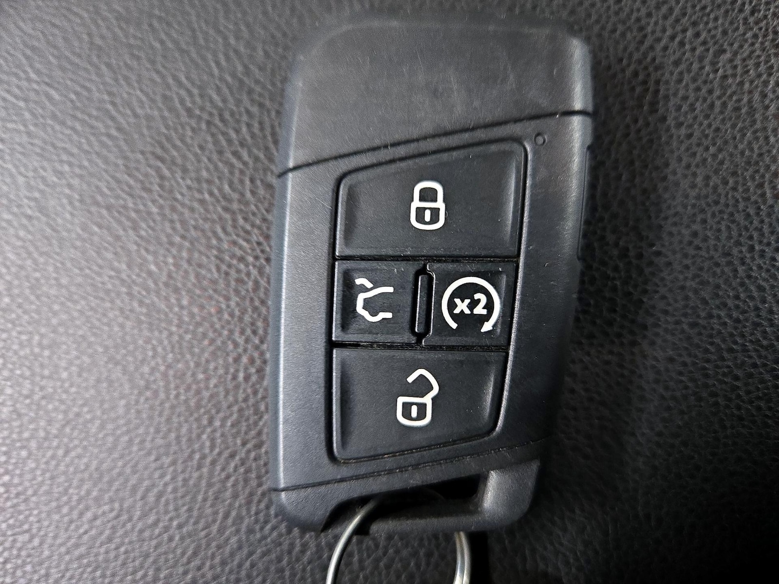 2025 Volkswagen Jetta SE - Photo 24