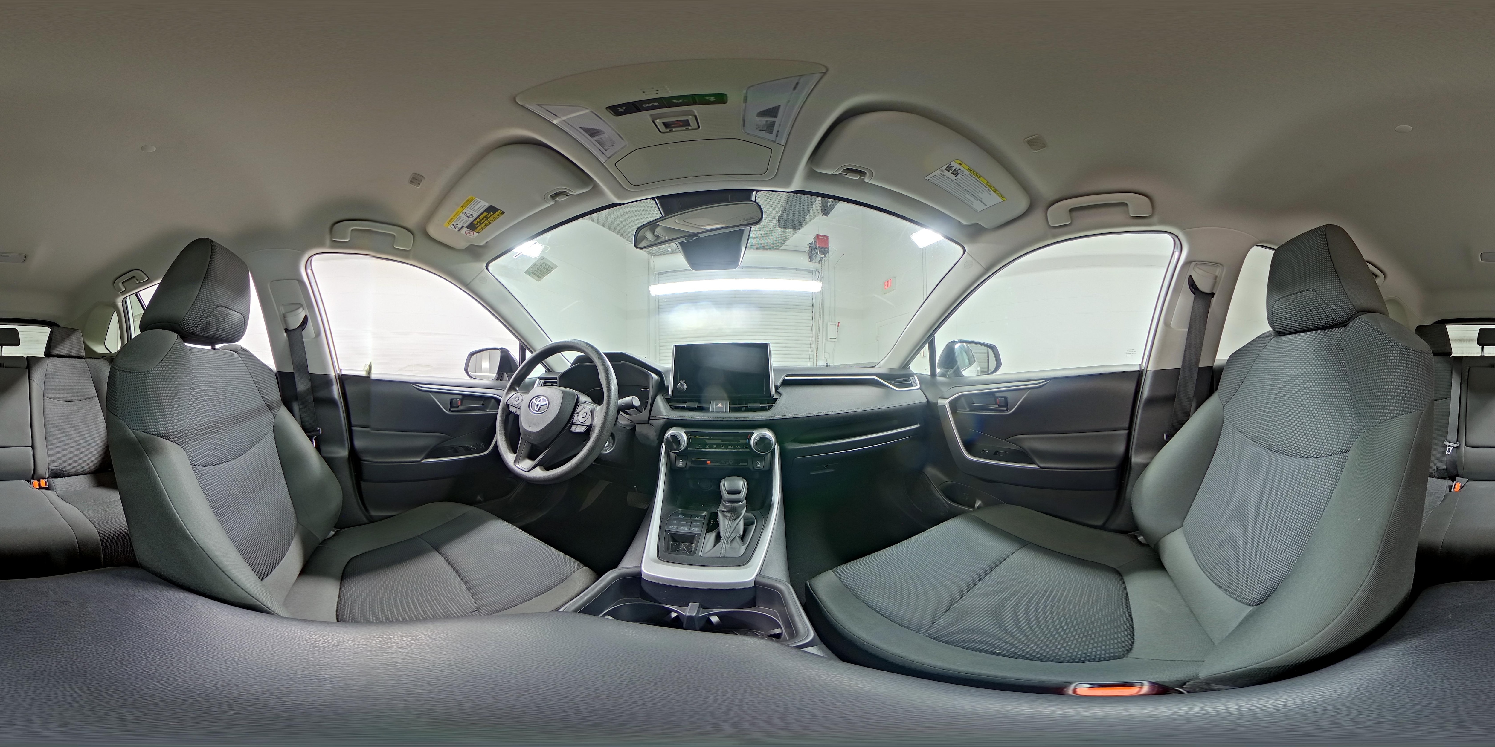 2025 Toyota RAV4 LE - Photo 25