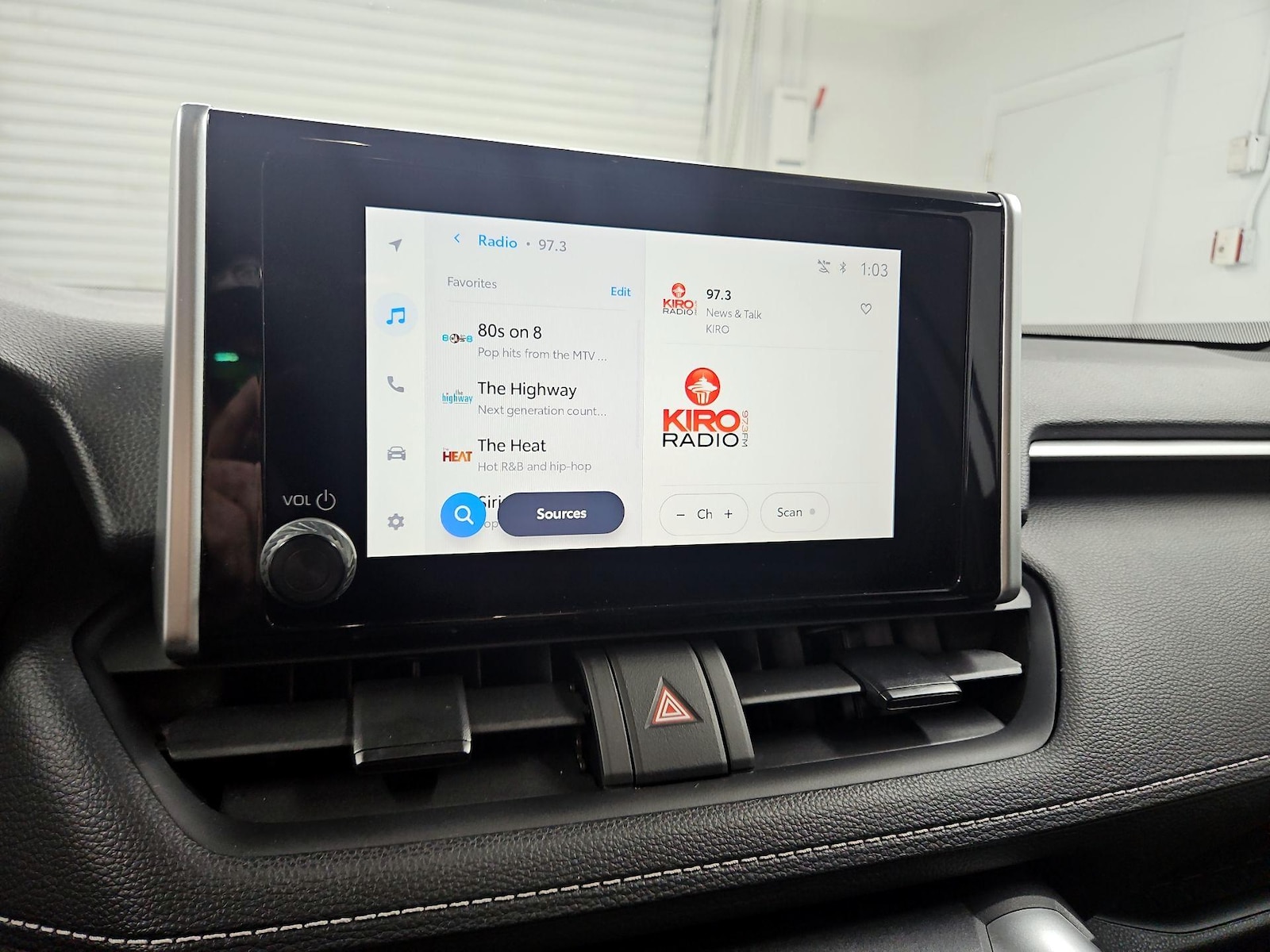 2025 Toyota RAV4 LE - Photo 16