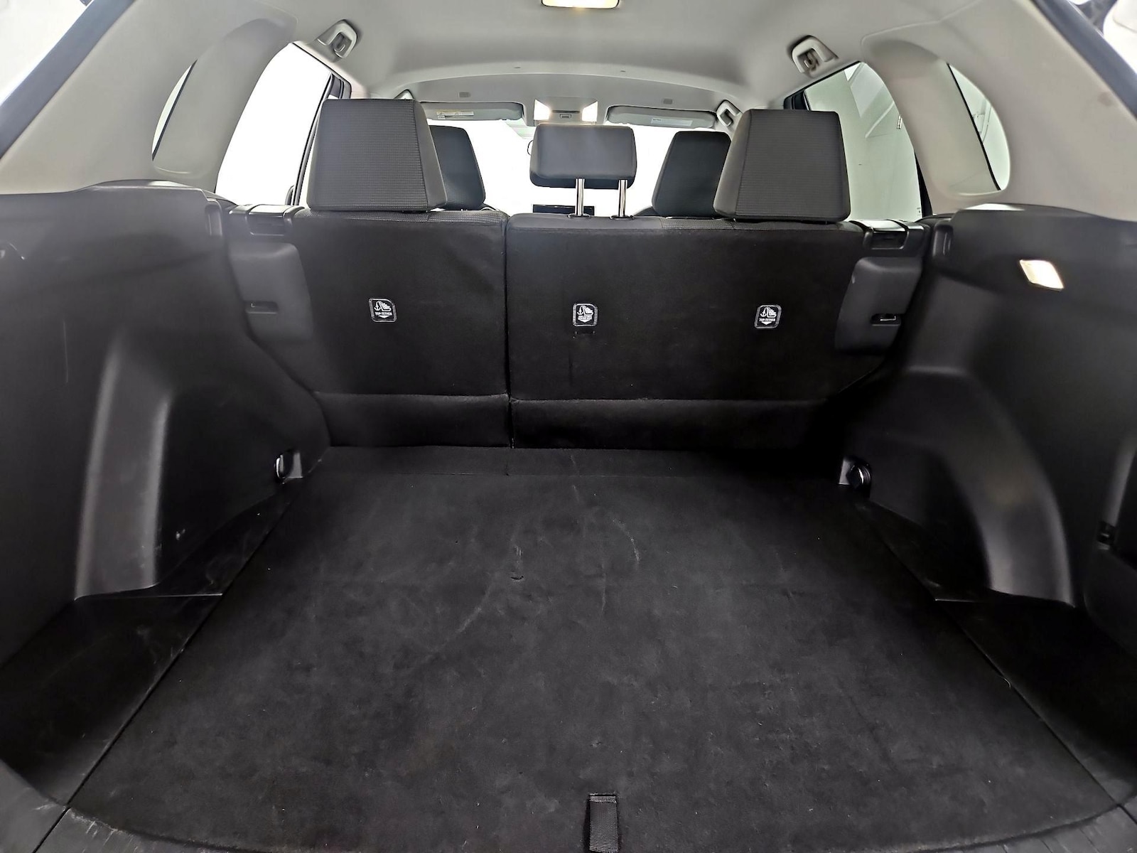 2025 Toyota RAV4 LE - Photo 21