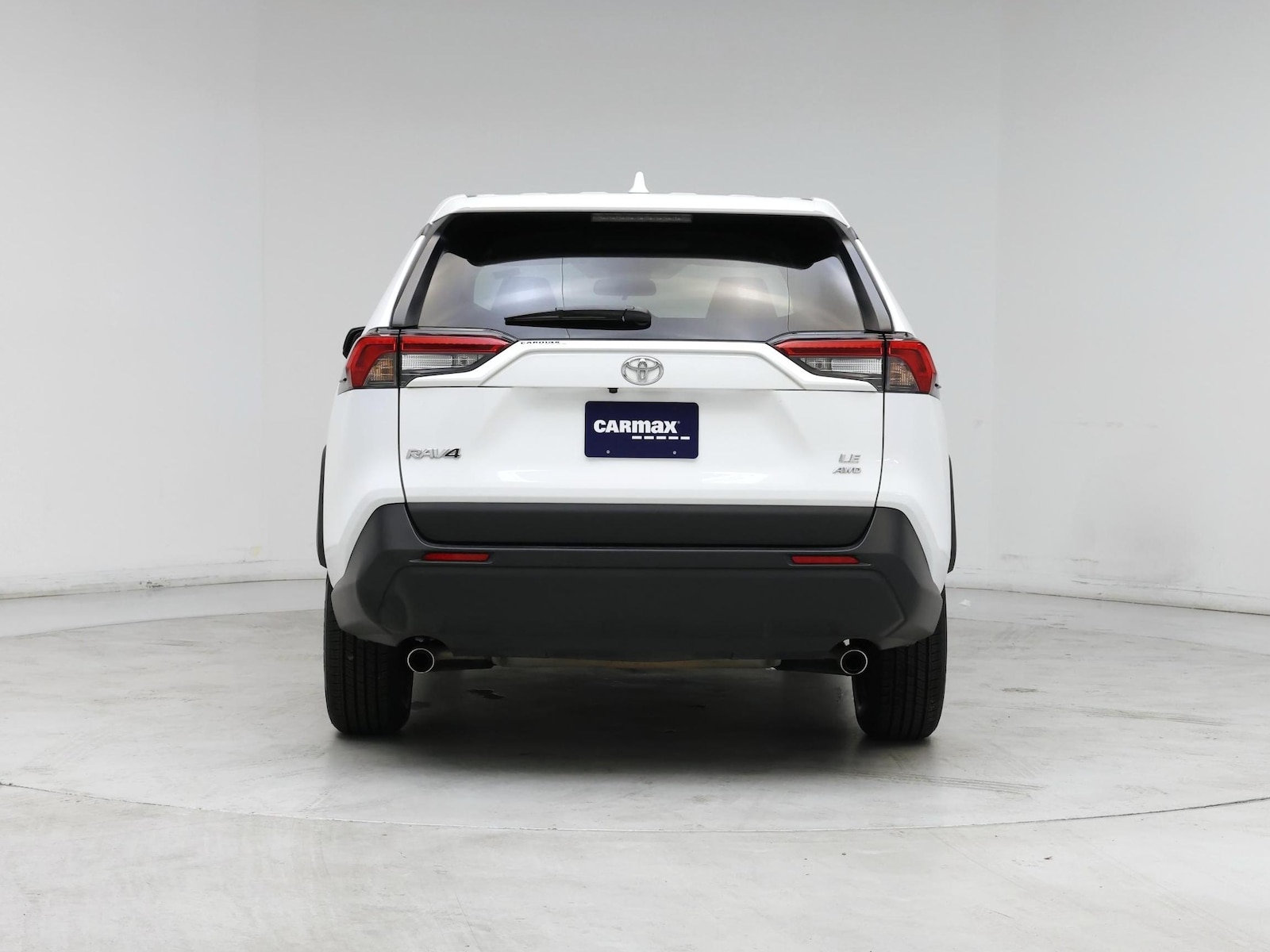 2025 Toyota RAV4 LE - Photo 7