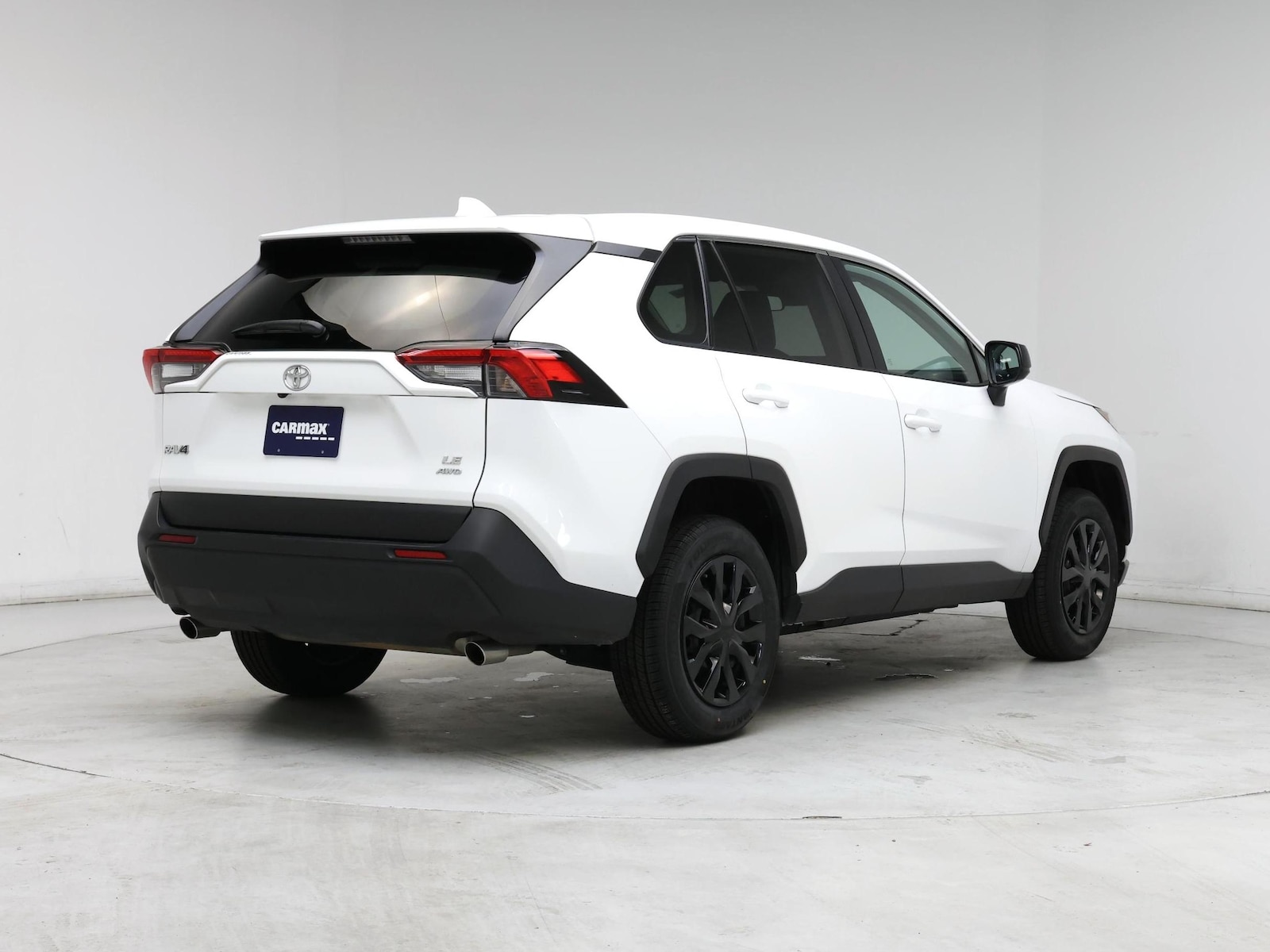 2025 Toyota RAV4 LE - Photo 9
