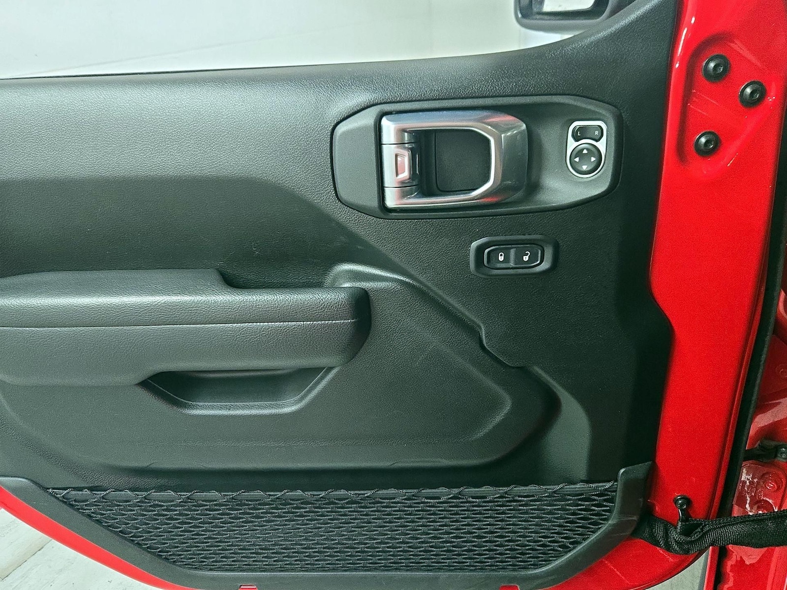 2025 Jeep Wrangler 4-Door Rubicon - Photo 13