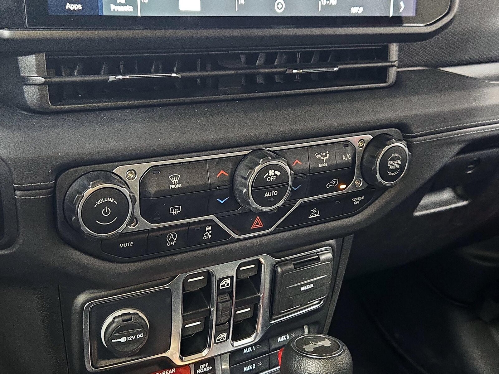 2025 Jeep Wrangler 4-Door Rubicon - Photo 17