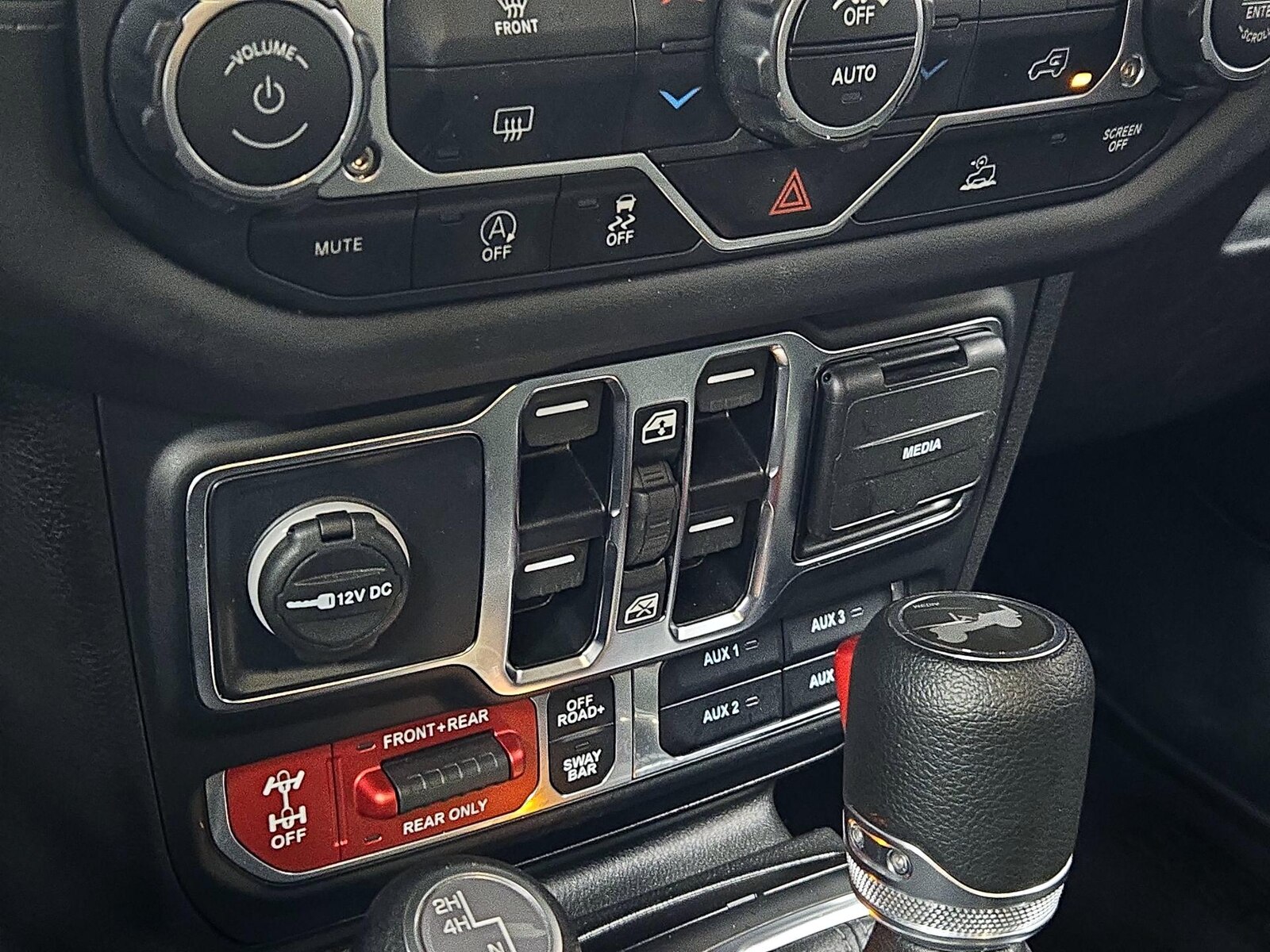 2025 Jeep Wrangler 4-Door Rubicon - Photo 19