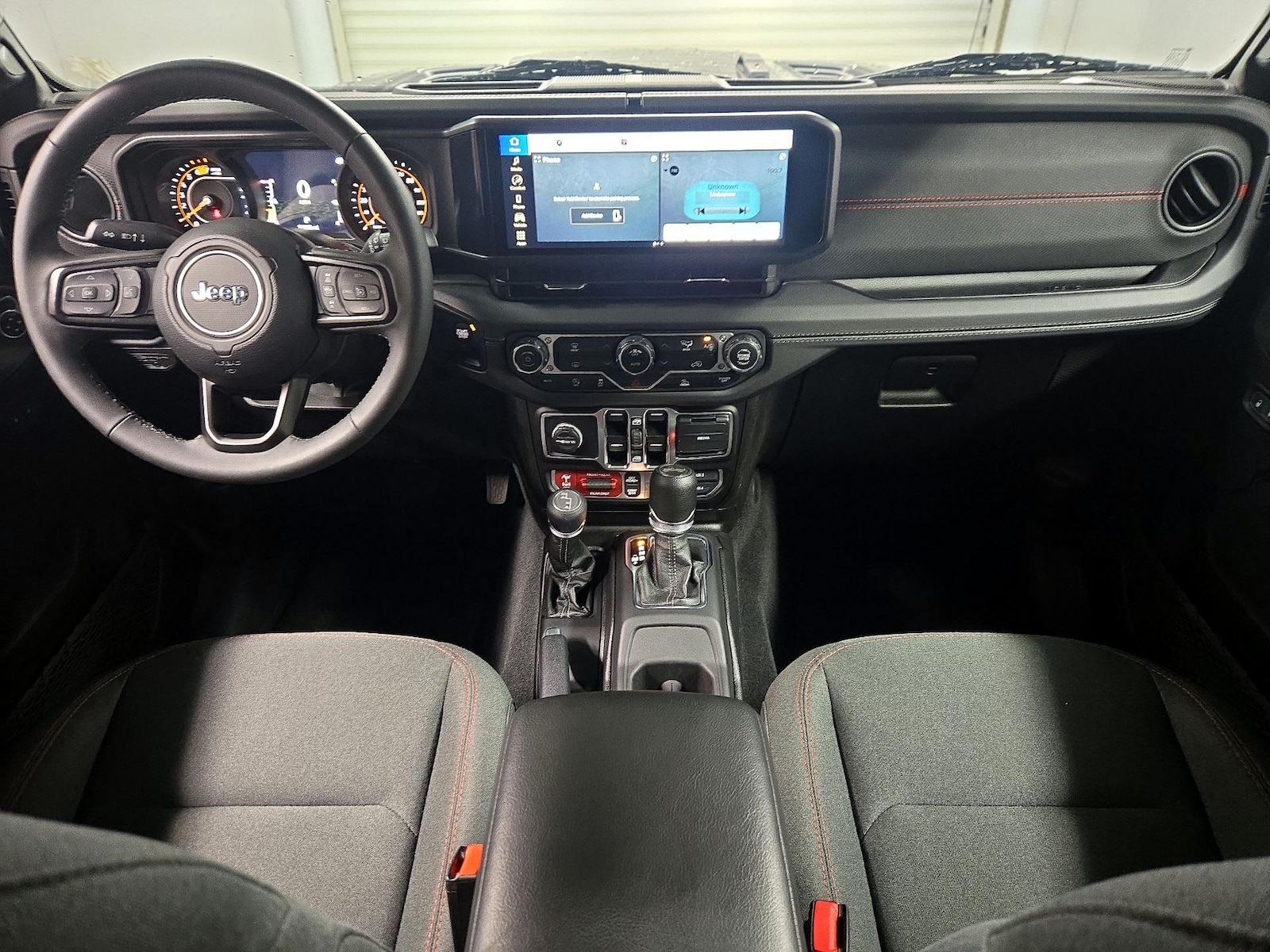 Apple CarPlay® & Android Auto™