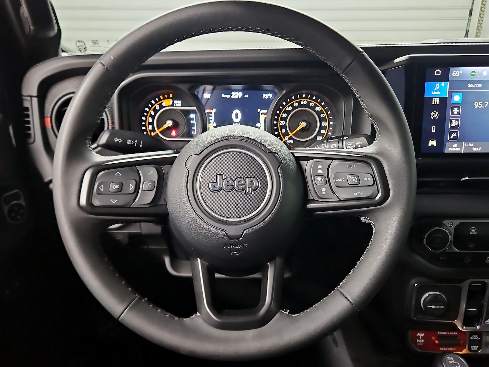 2025 Jeep Wrangler 4-Door Rubicon - Photo 11
