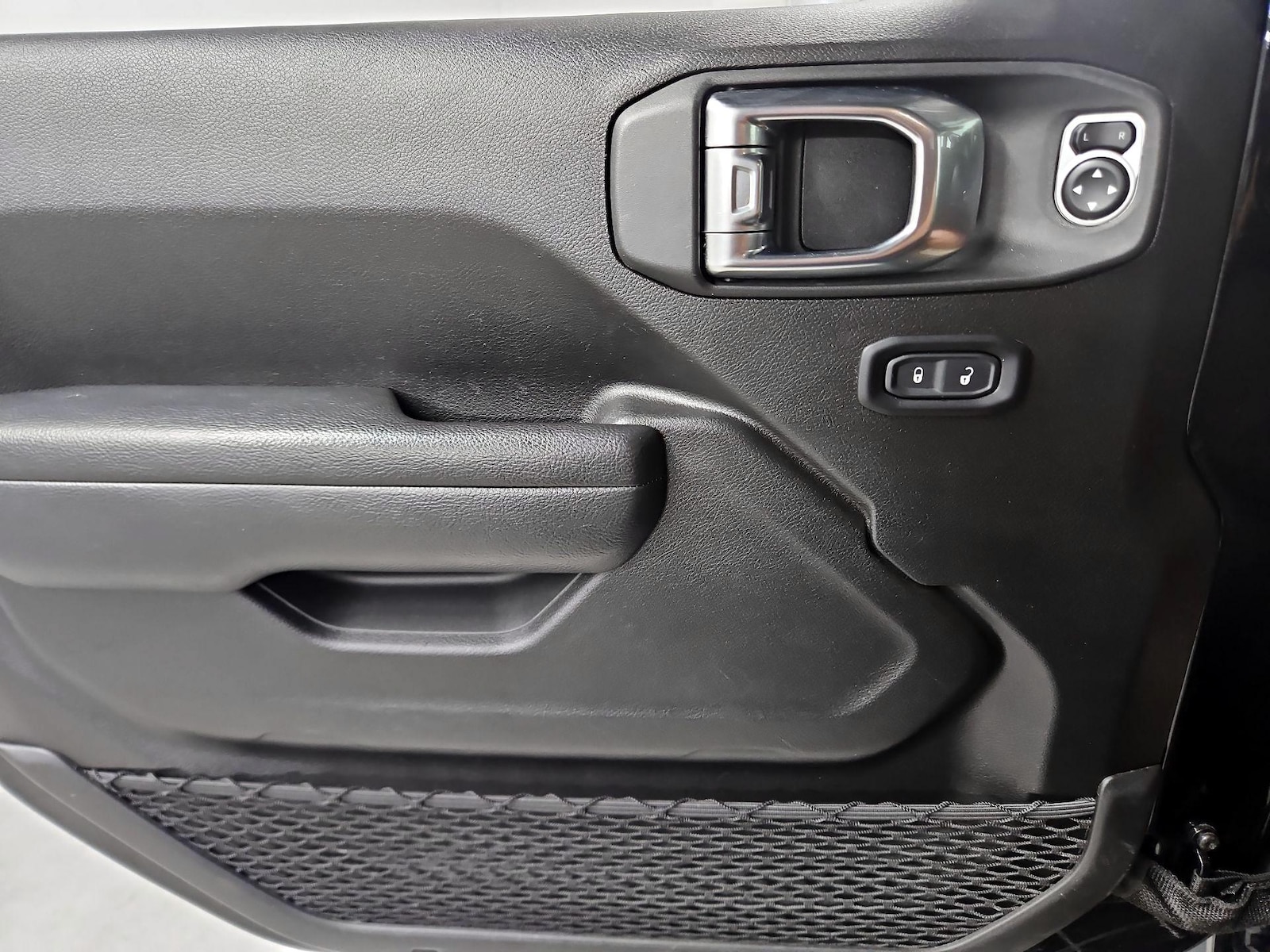 2025 Jeep Wrangler 4-Door Rubicon - Photo 13