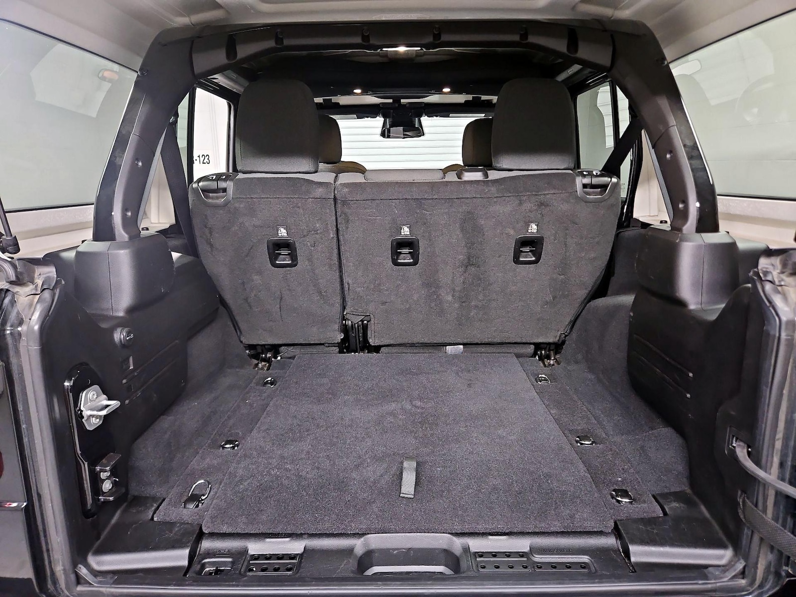 2025 Jeep Wrangler 4-Door Rubicon - Photo 21