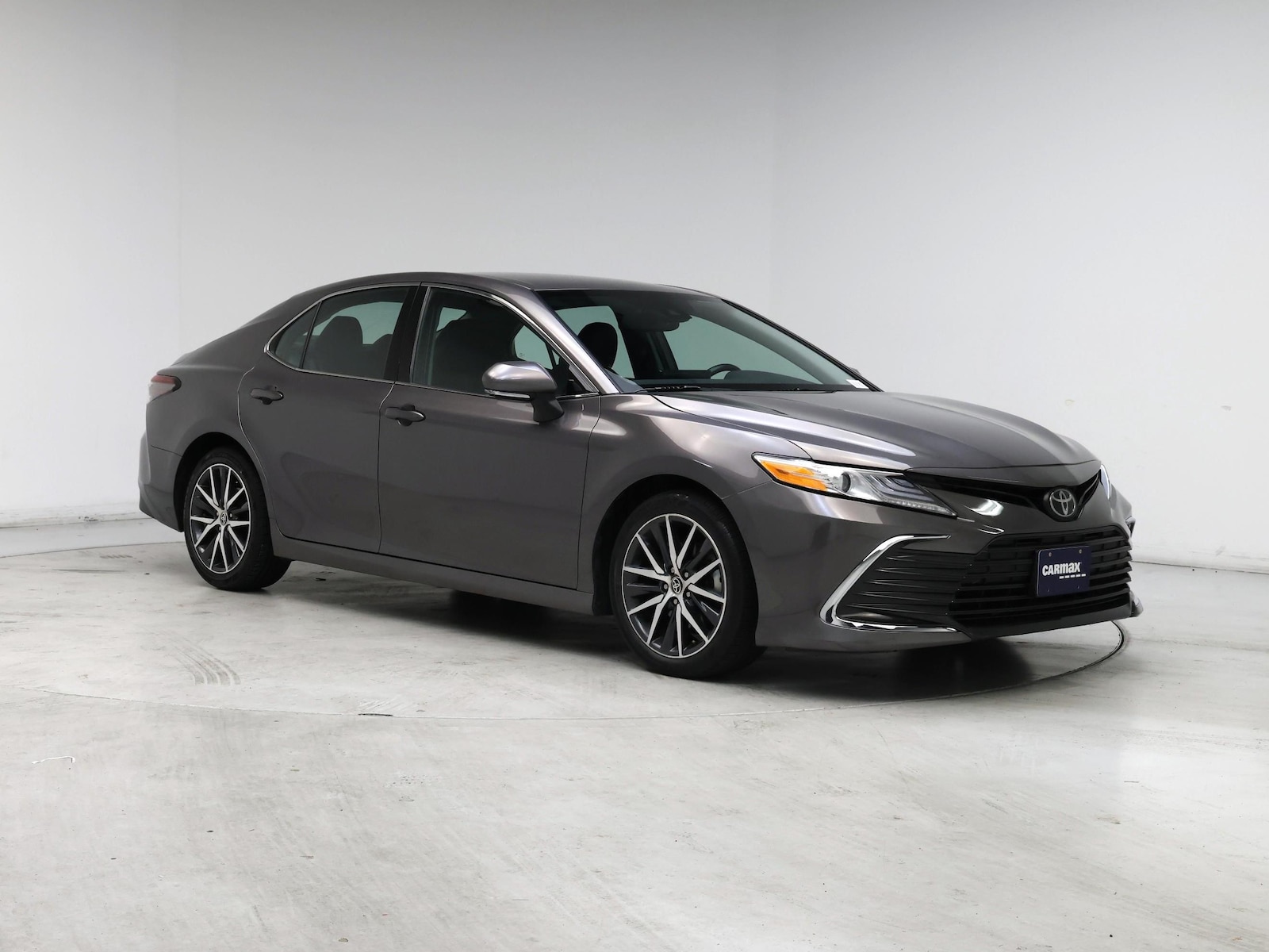 2024 Toyota Camry XLE - Photo 2