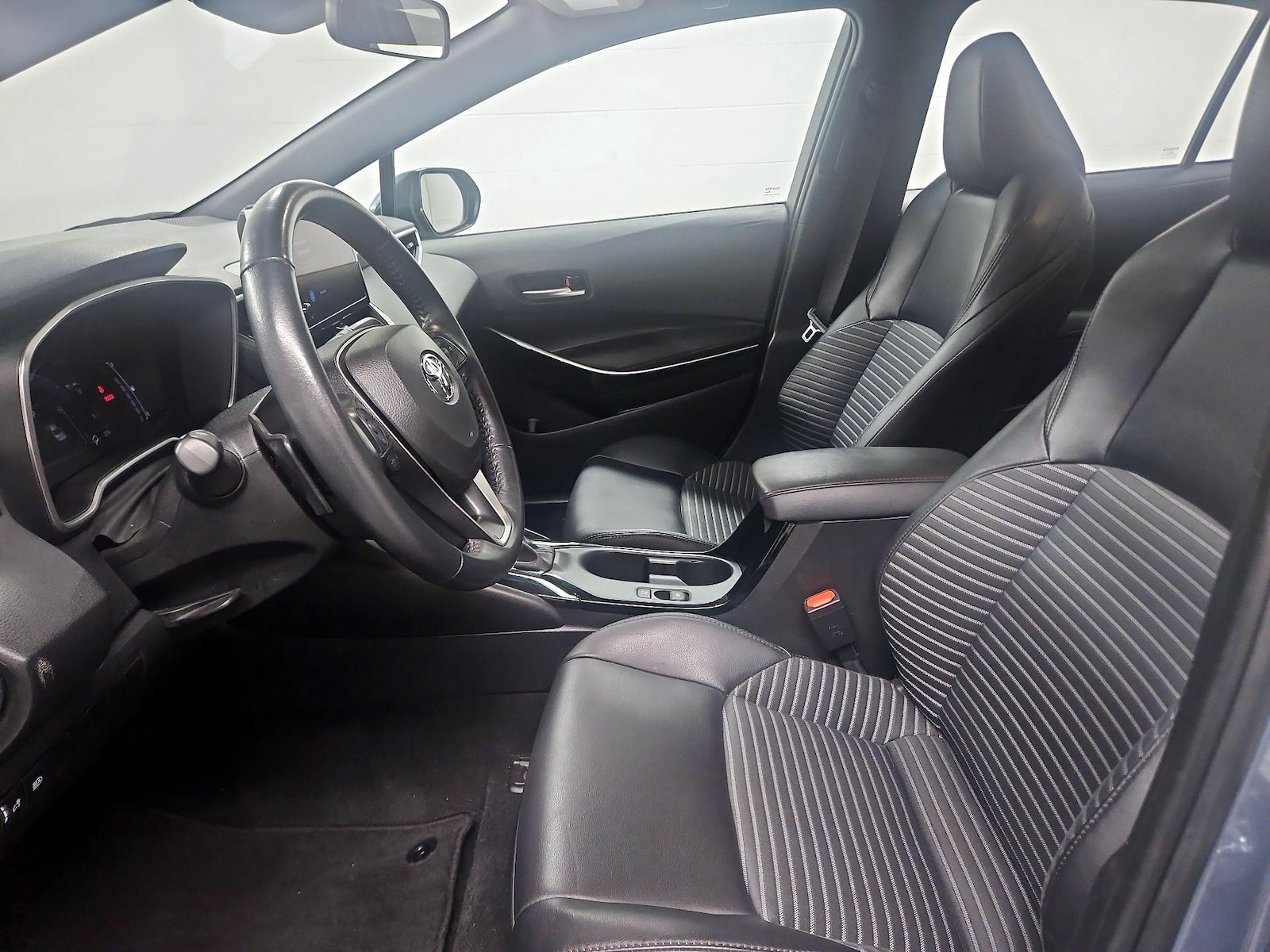 2024 Toyota Corolla XSE - Photo 12