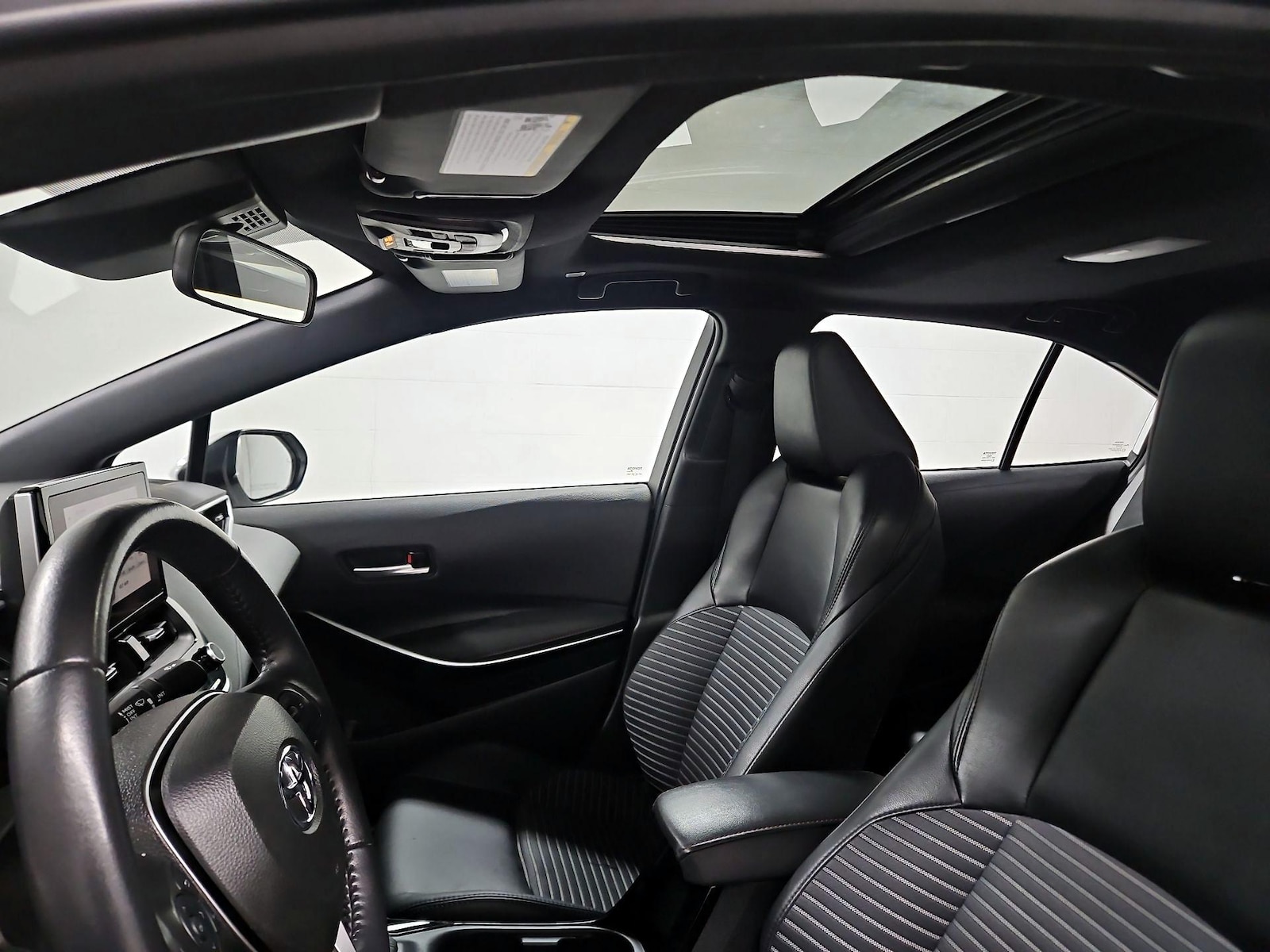 Sunroof(s) & Overhead Airbags
