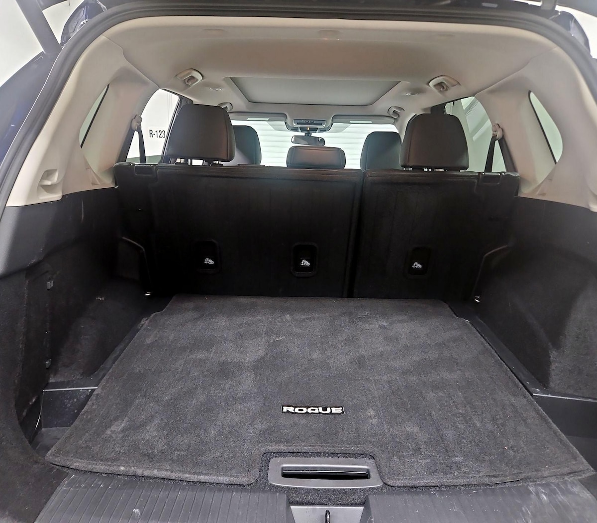 Trunk/Cargo (Seats Up)