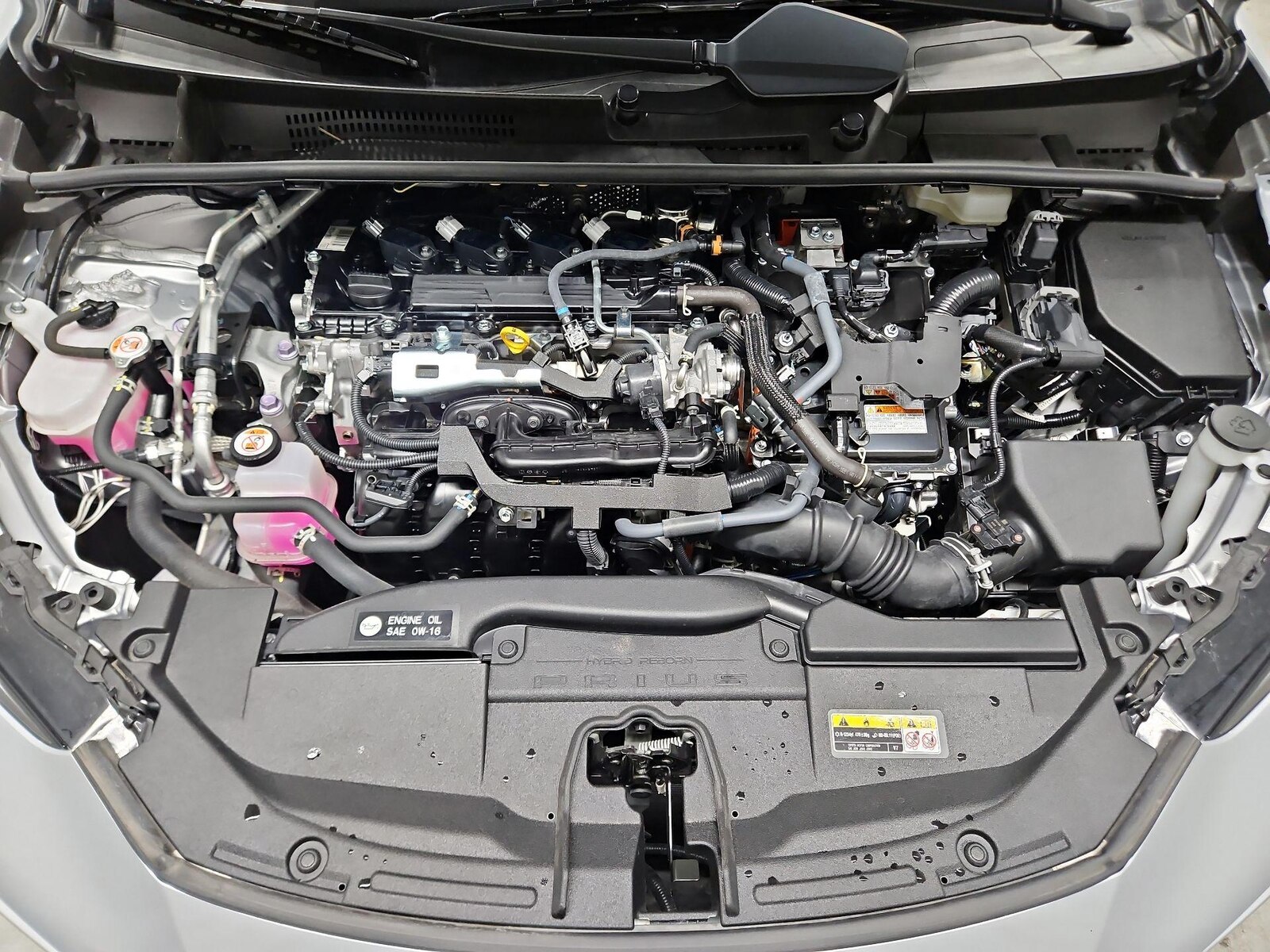 2025 Toyota Prius LE - Photo 22
