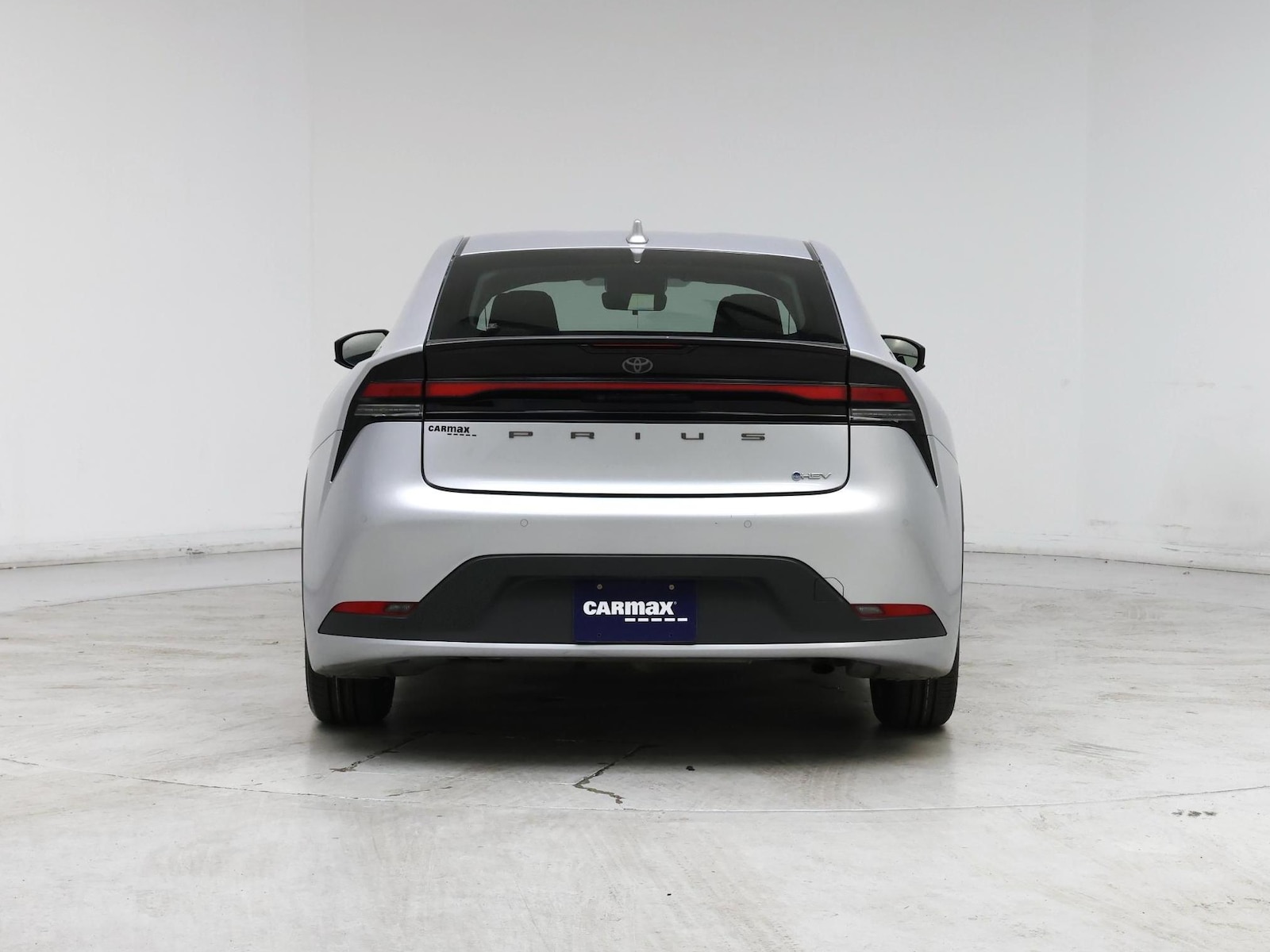 2025 Toyota Prius LE - Photo 7