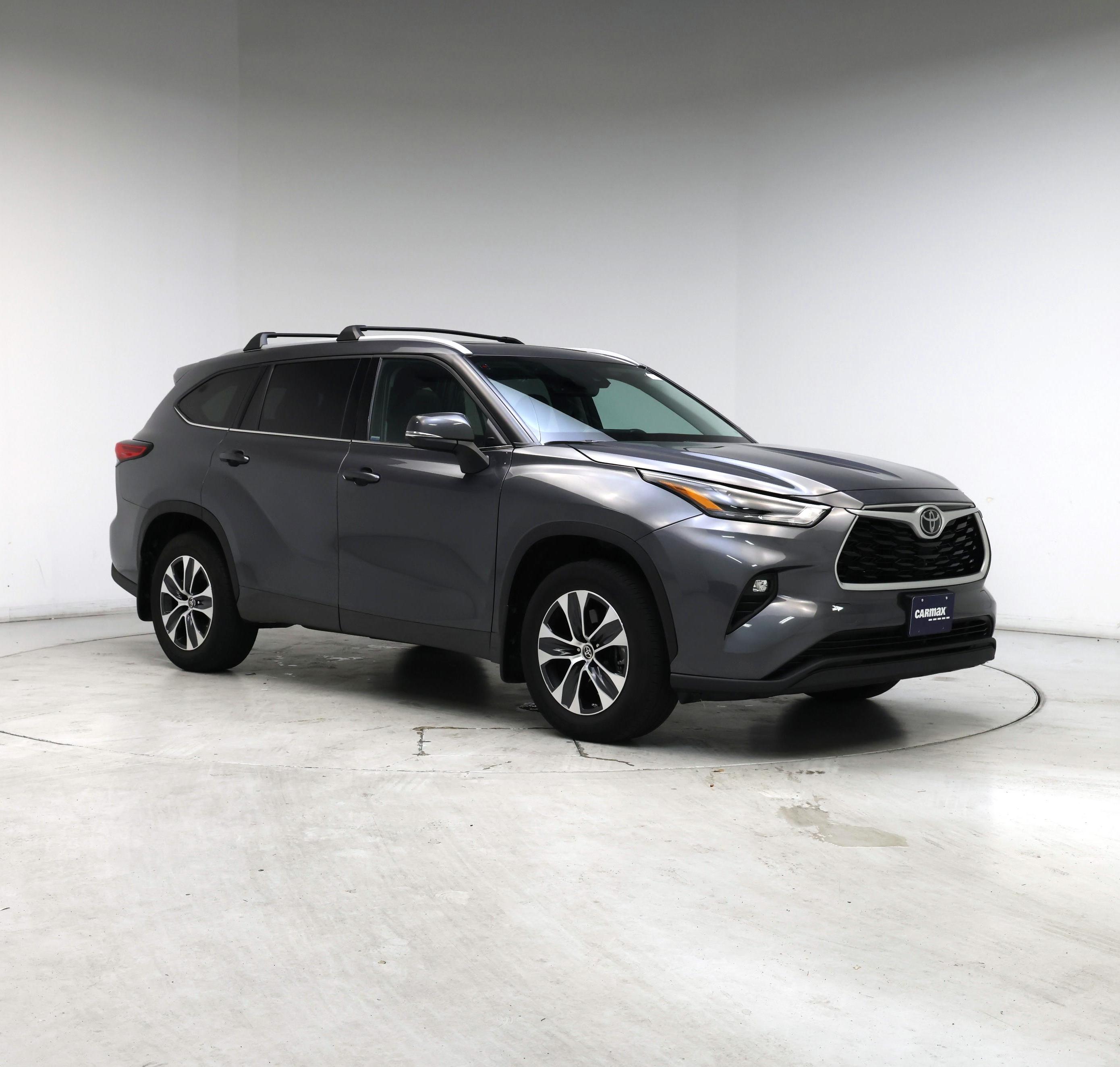 Gray 2022 Toyota Highlander SUV / Crossover All-Wheel Drive Automatic