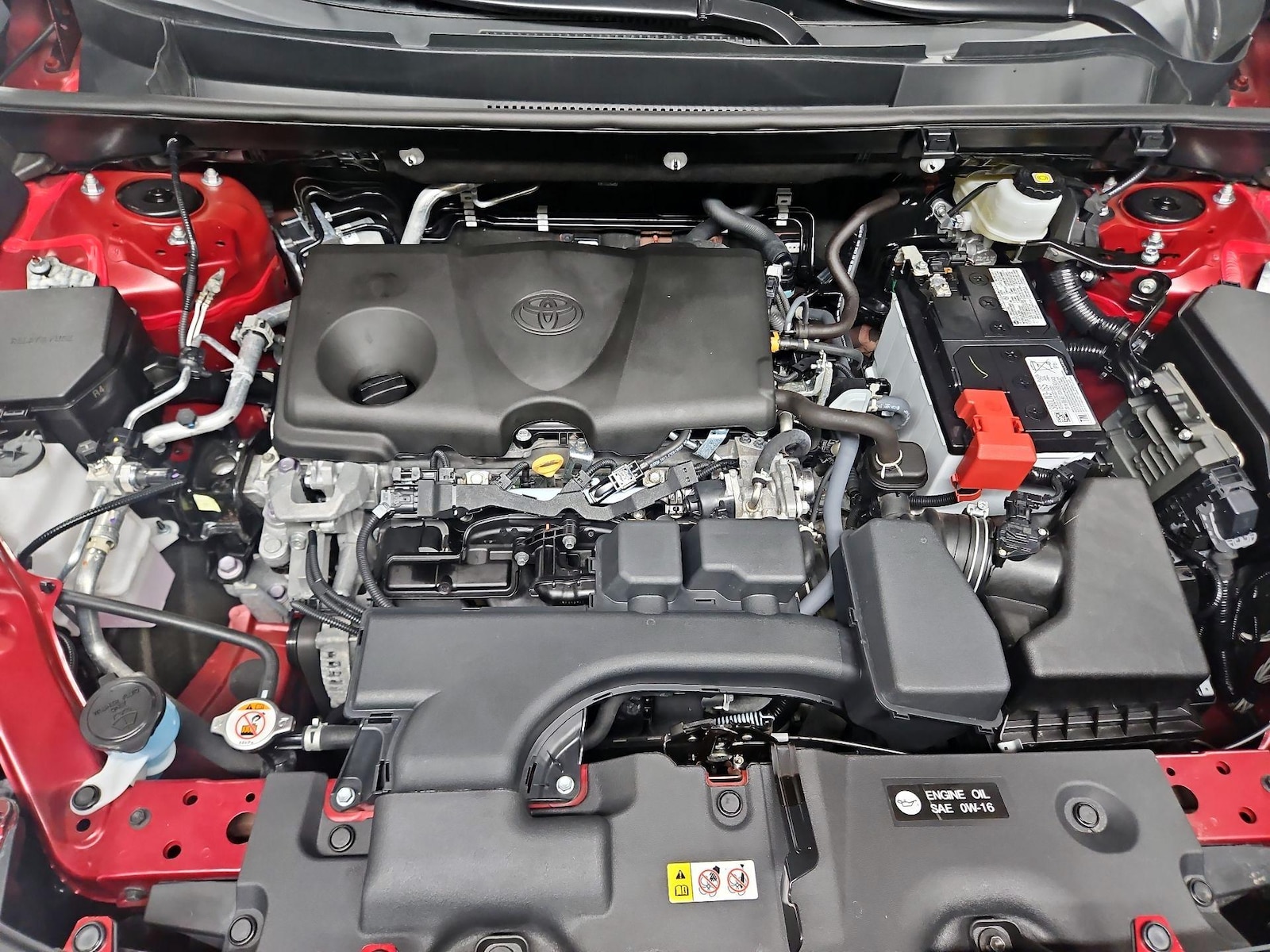2024 Toyota RAV4 XLE - Photo 23