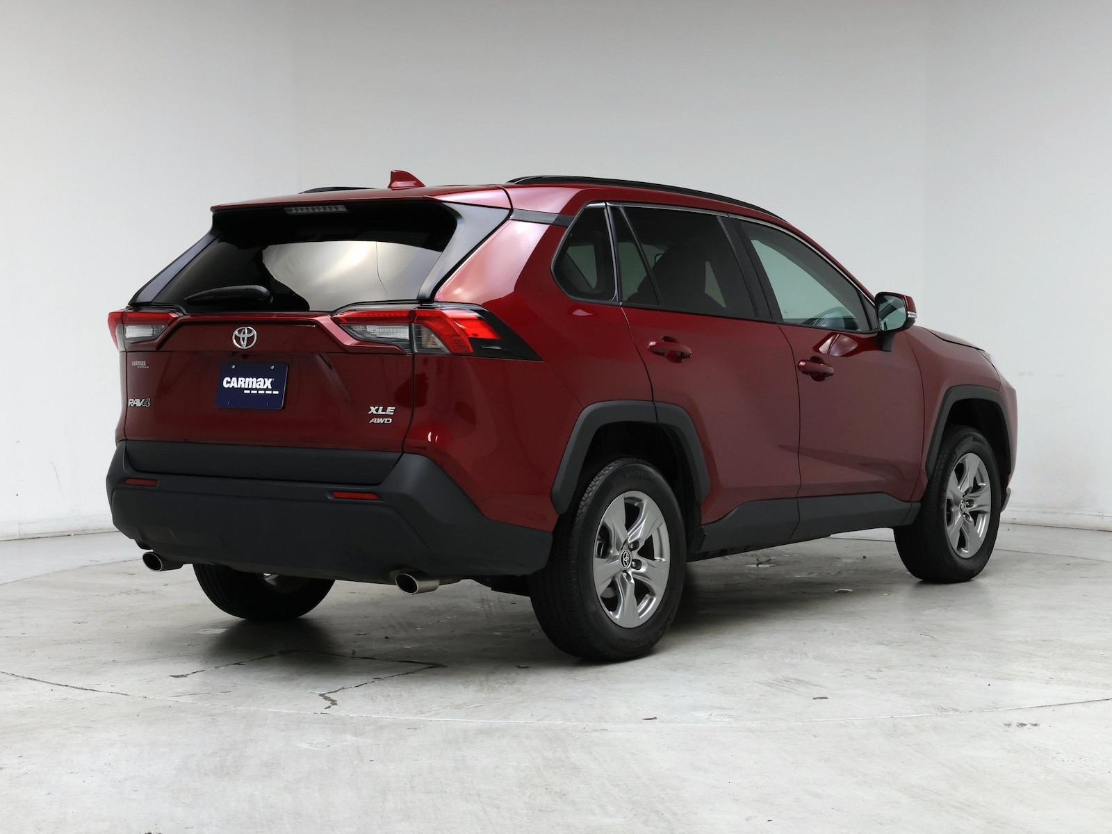 2024 Toyota RAV4 XLE - Photo 9