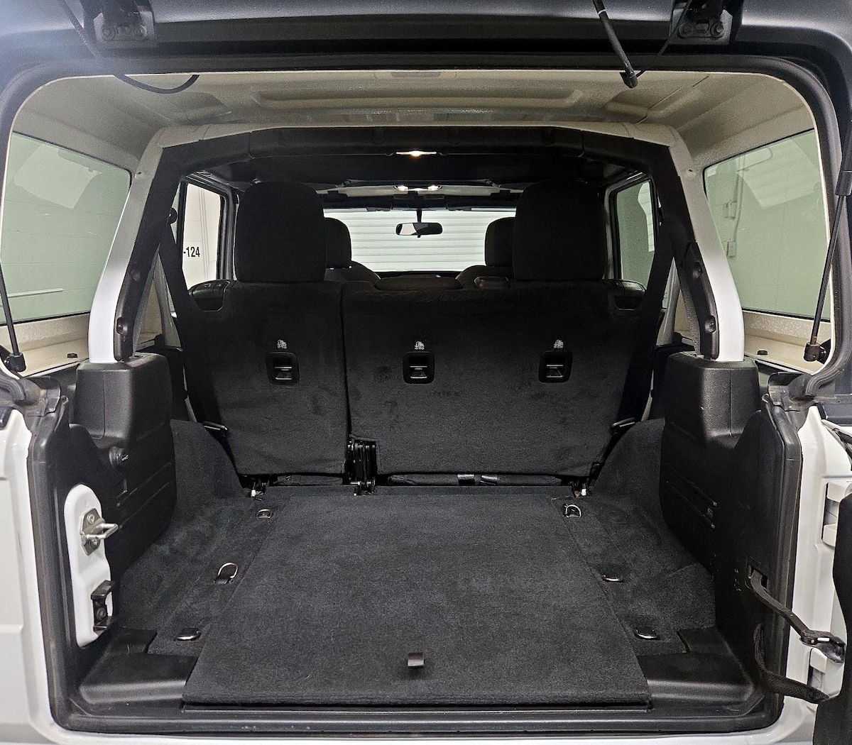 Trunk/Cargo (Seats Up)
