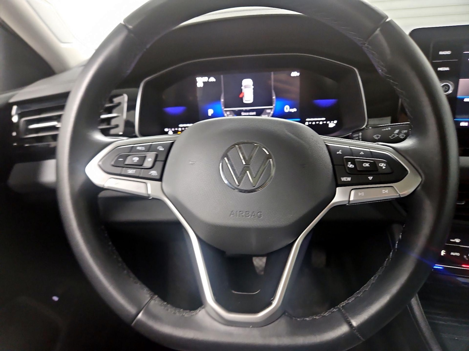2025 Volkswagen Jetta SE - Photo 11