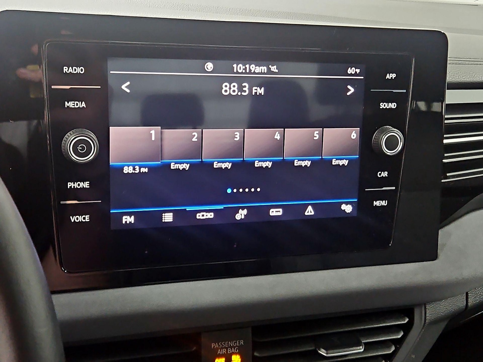 2025 Volkswagen Jetta SE - Photo 16