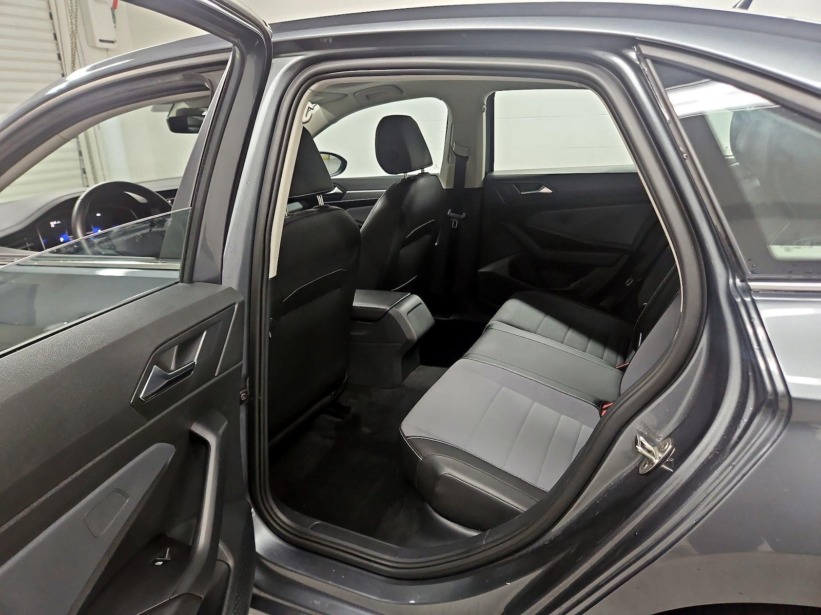 2025 Volkswagen Jetta SE - Photo 20