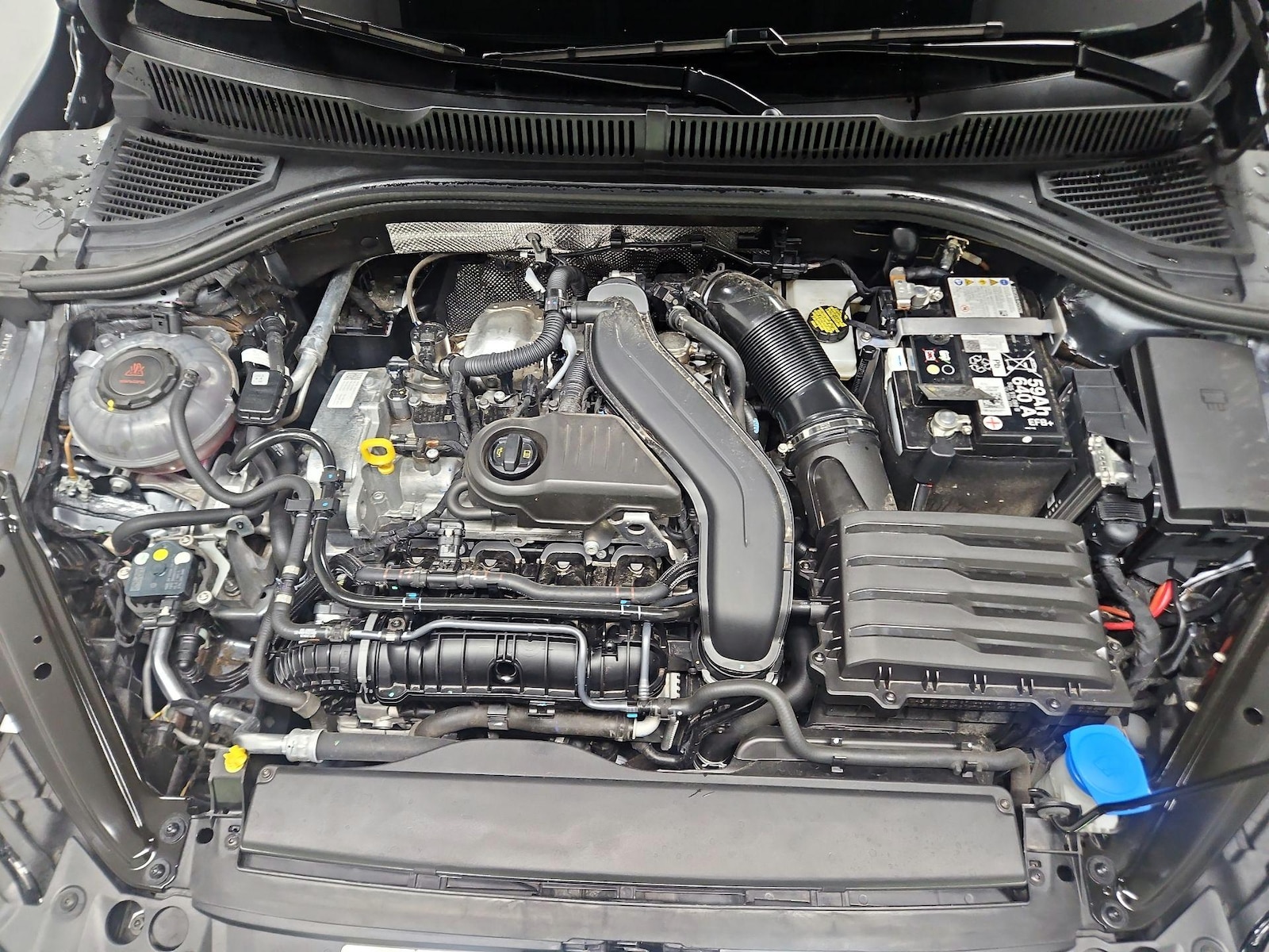 2025 Volkswagen Jetta SE - Photo 22