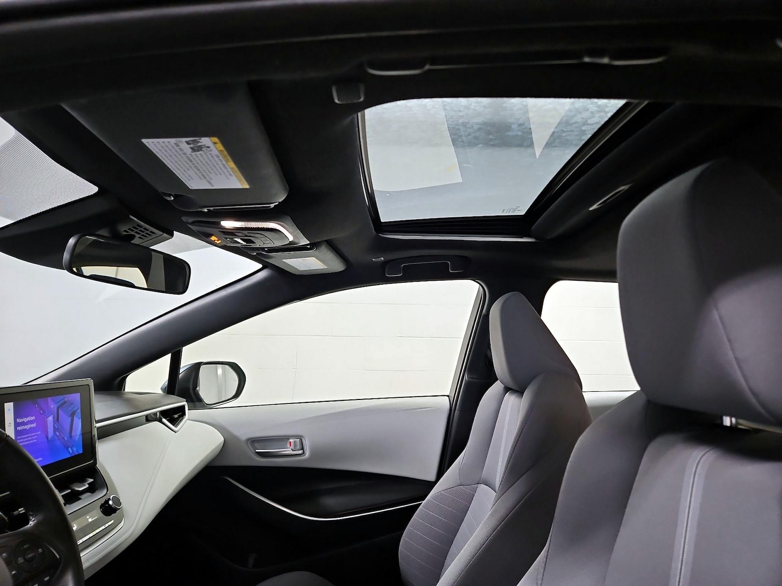 Sunroof(s) & Overhead Airbags