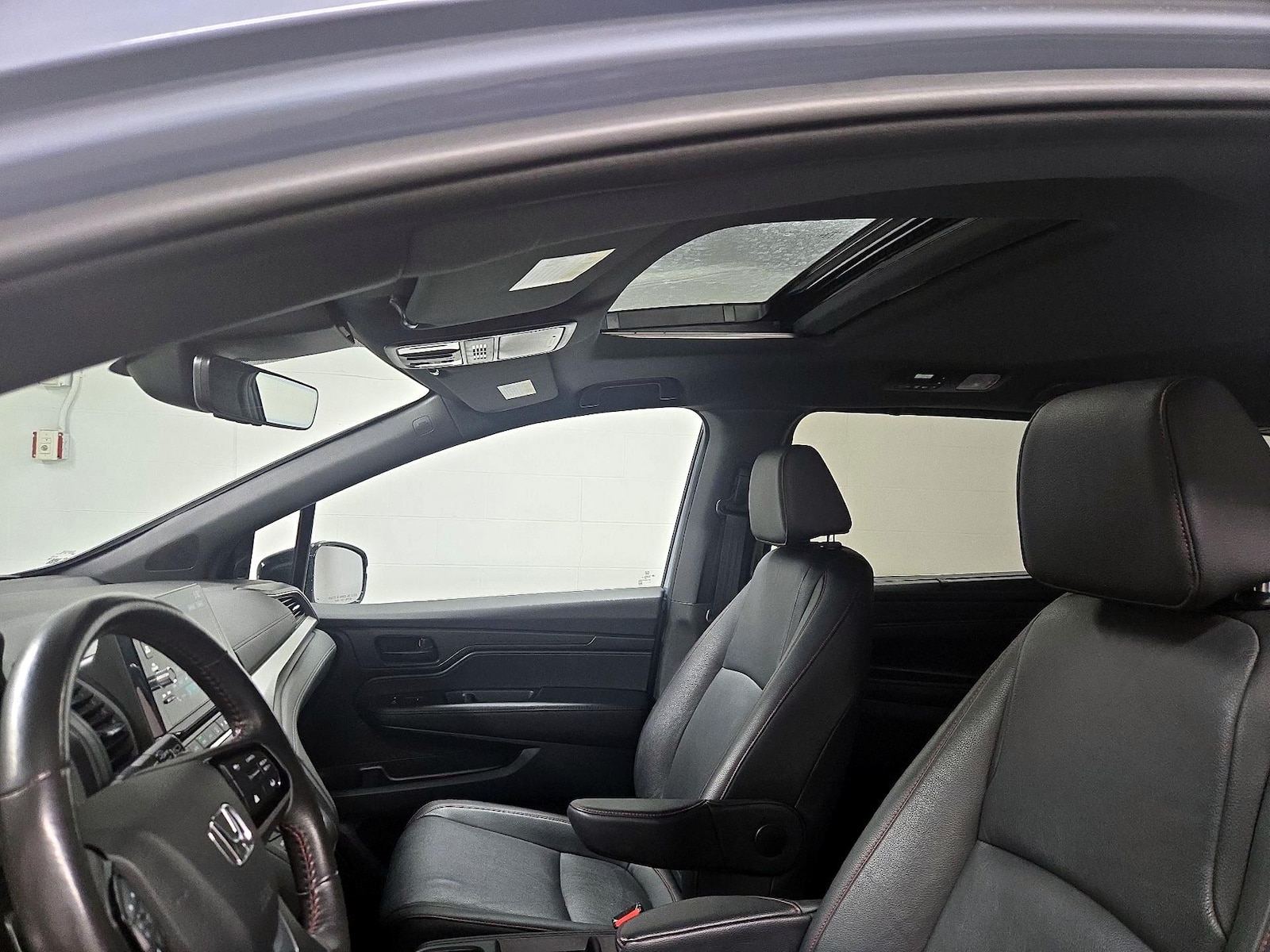 Sunroof(s) & Overhead Airbags
