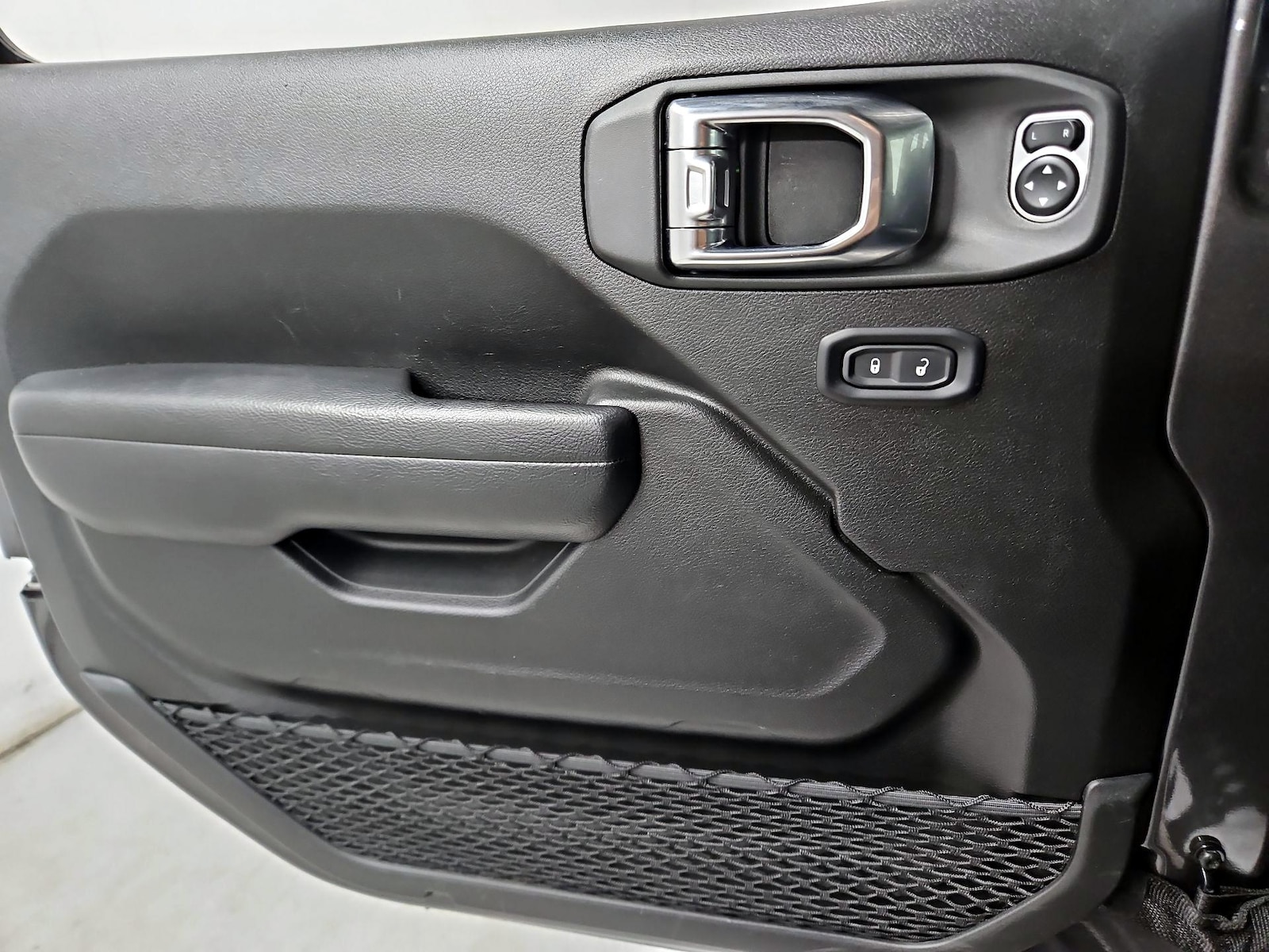 2025 Jeep Wrangler 4-Door Rubicon - Photo 13