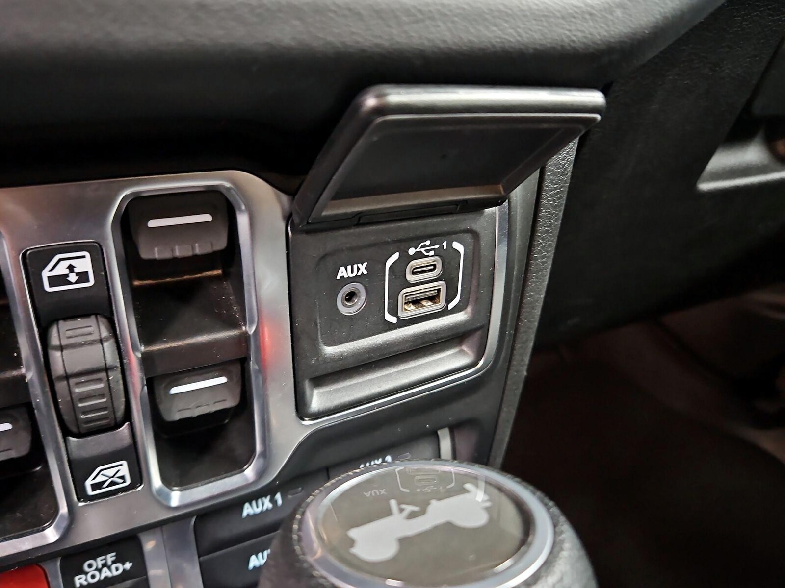 2025 Jeep Wrangler 4-Door Rubicon - Photo 19