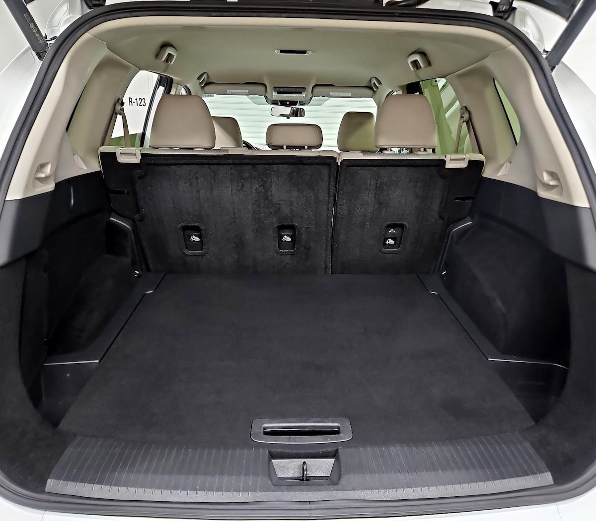 Trunk/Cargo (Seats Up)