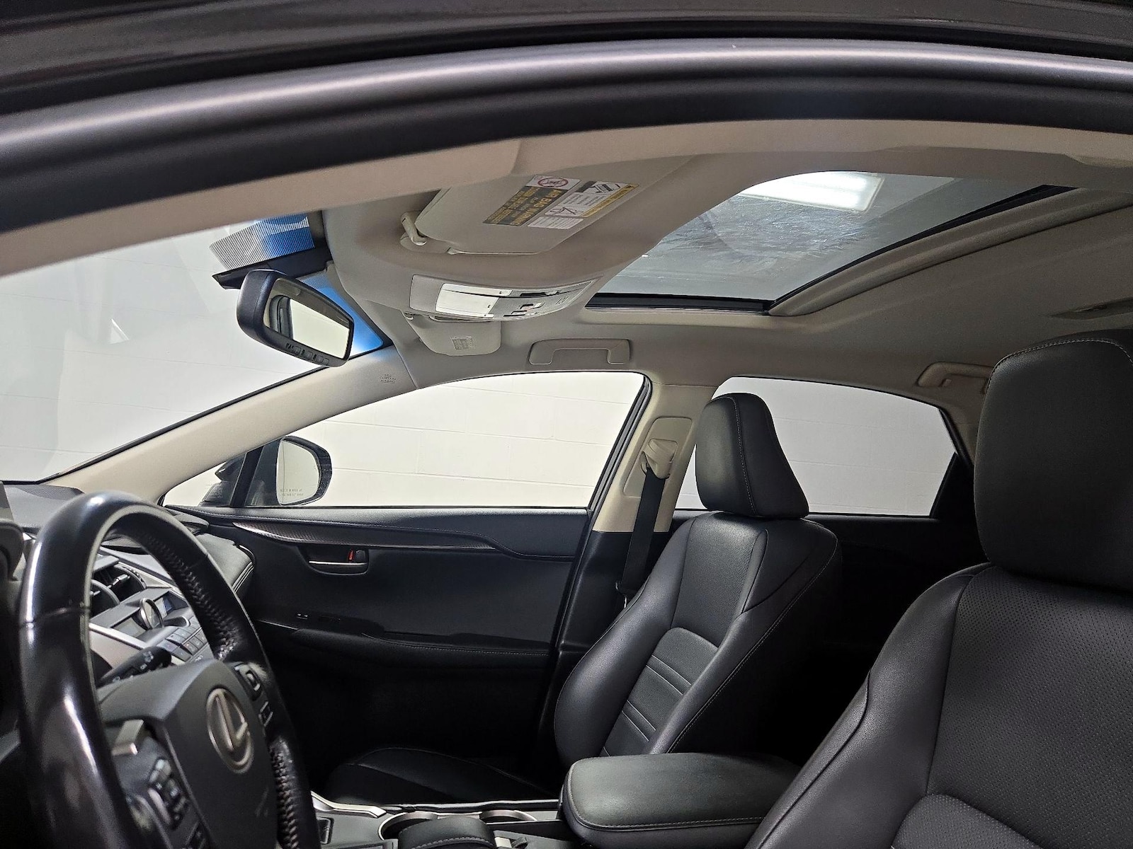 Sunroof(s) & Overhead Airbags