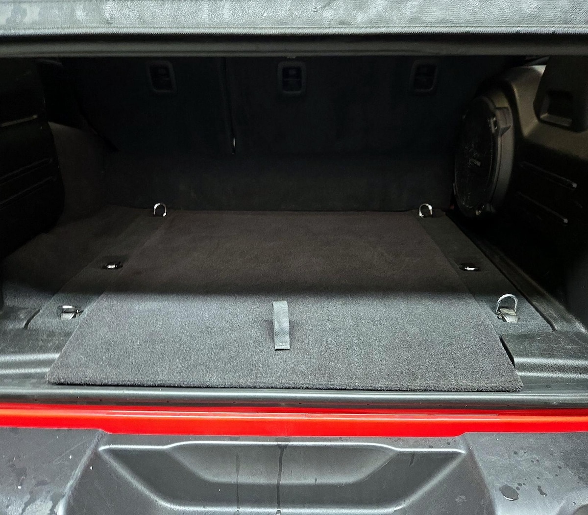 Trunk/Cargo (Seats Up)
